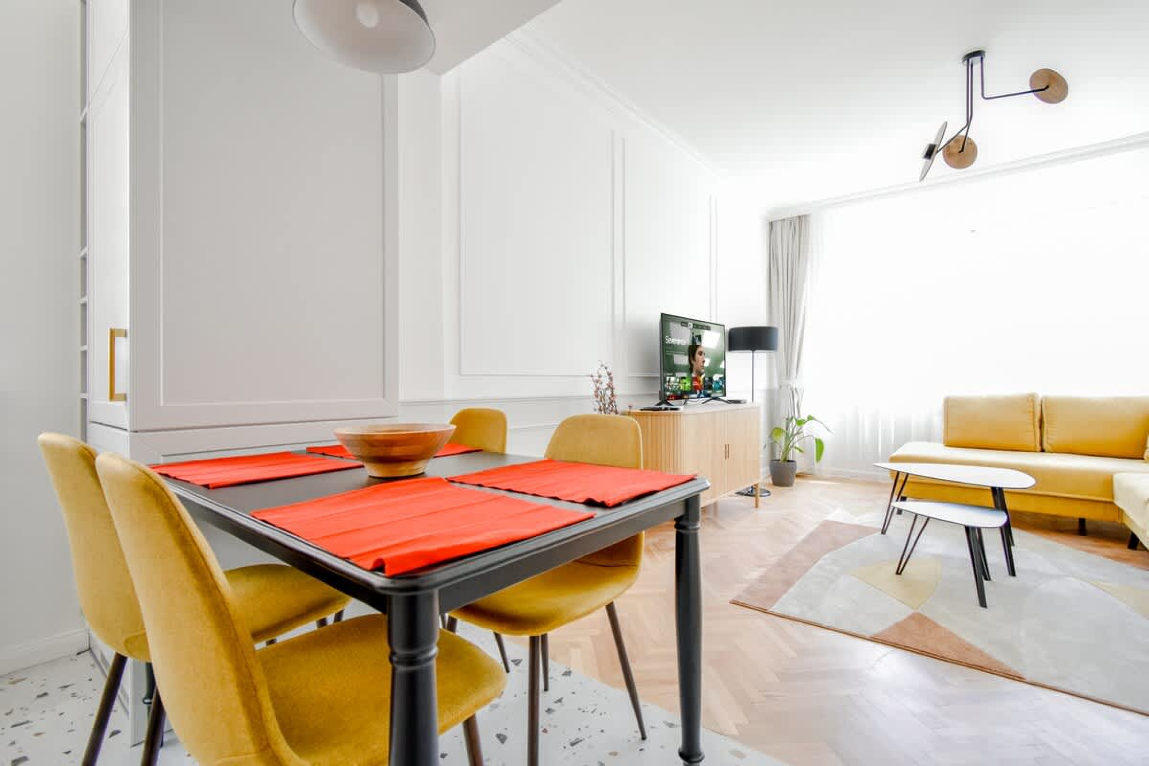 Stylish 2BD with Balcony &amp; Desk near Vitosha Blvd - Photo 9