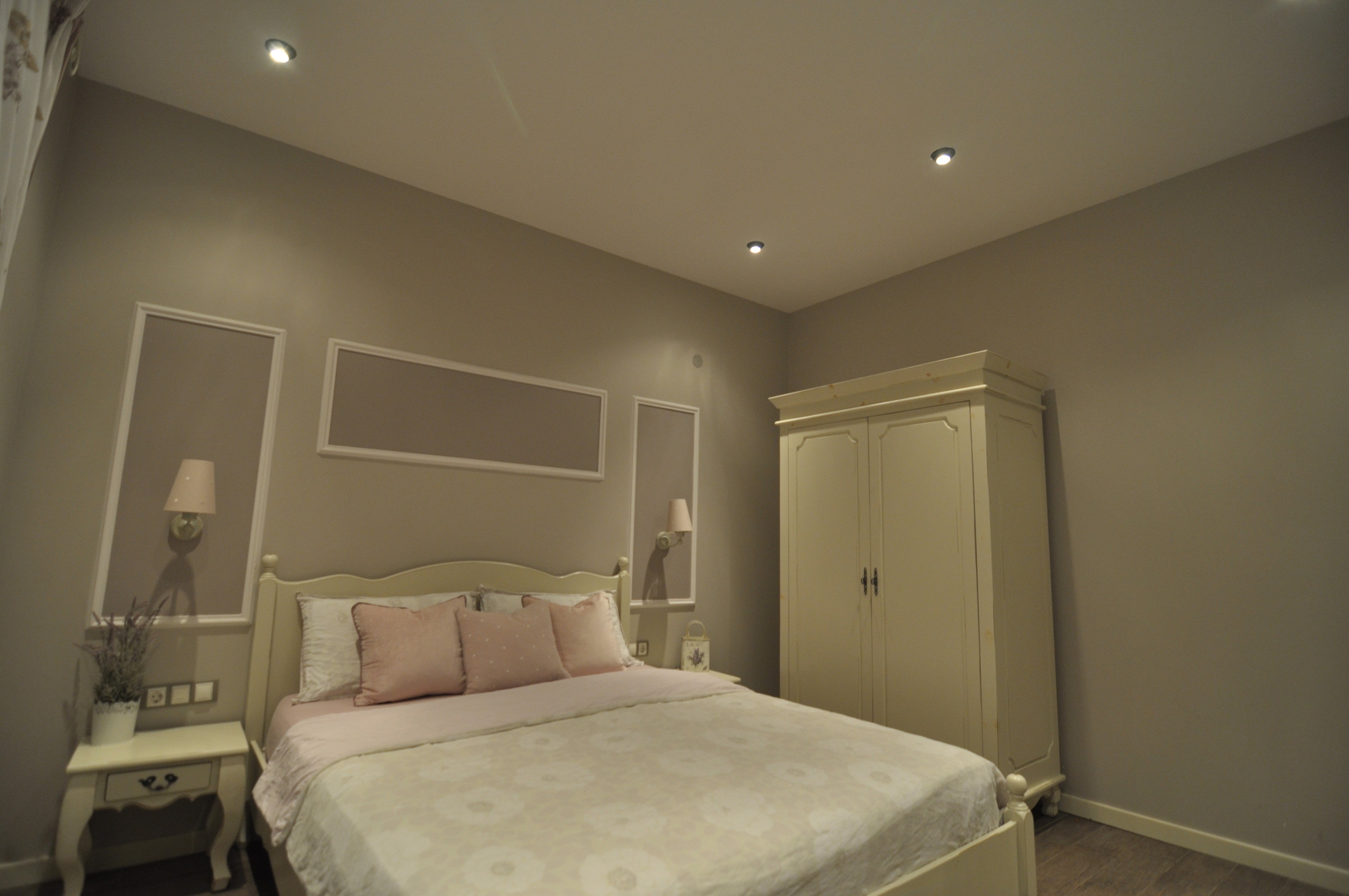 Scoutaround White Logo