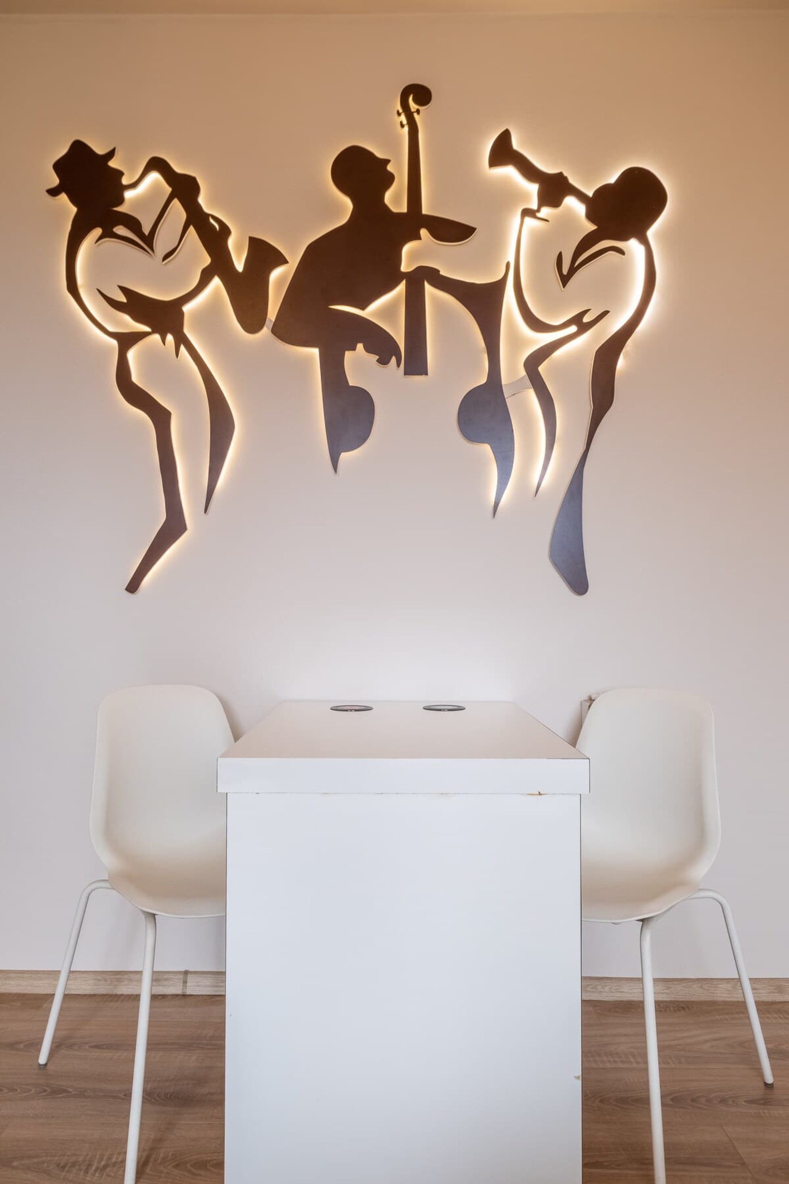 Scoutaround White Logo