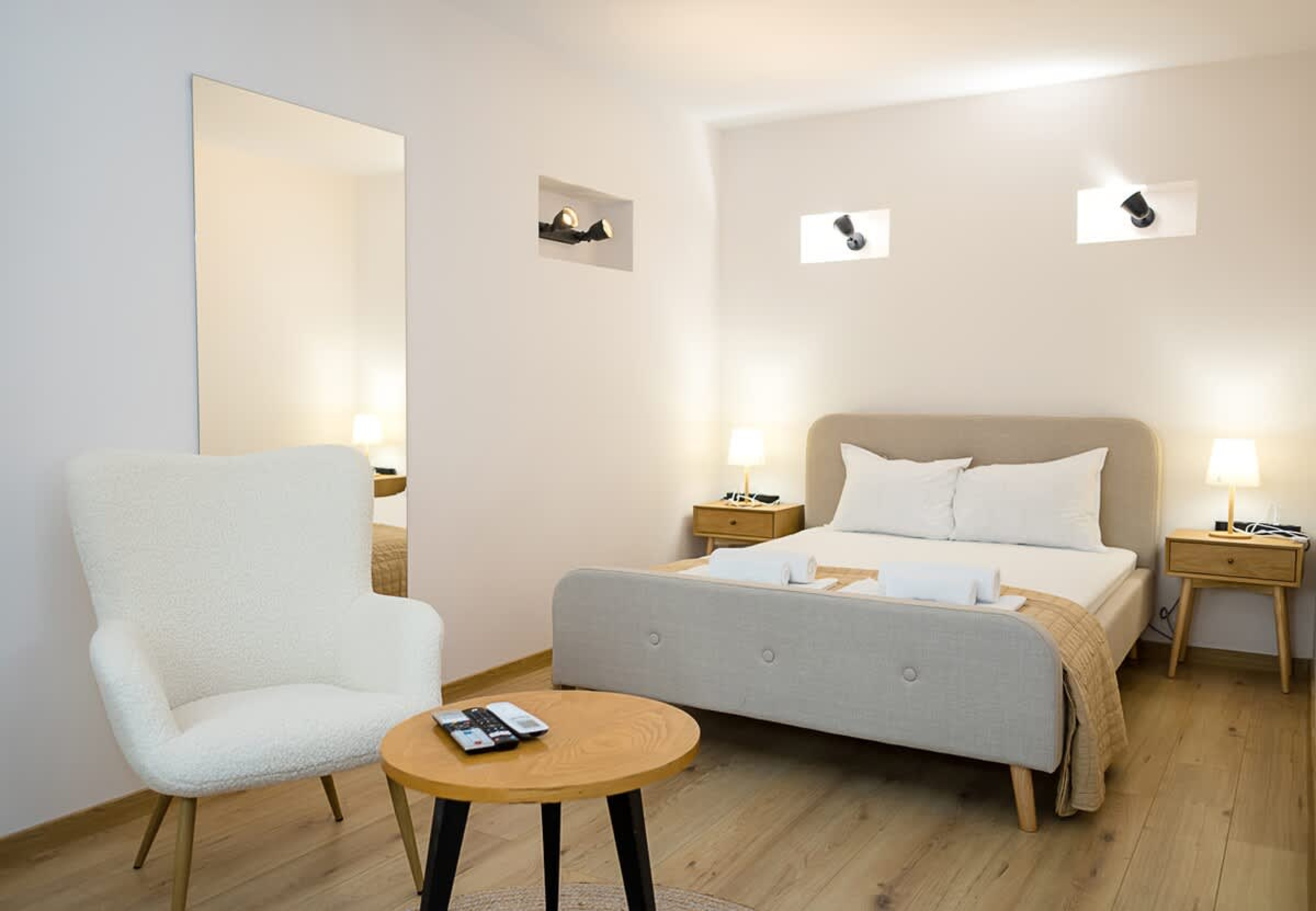 Scoutaround White Logo