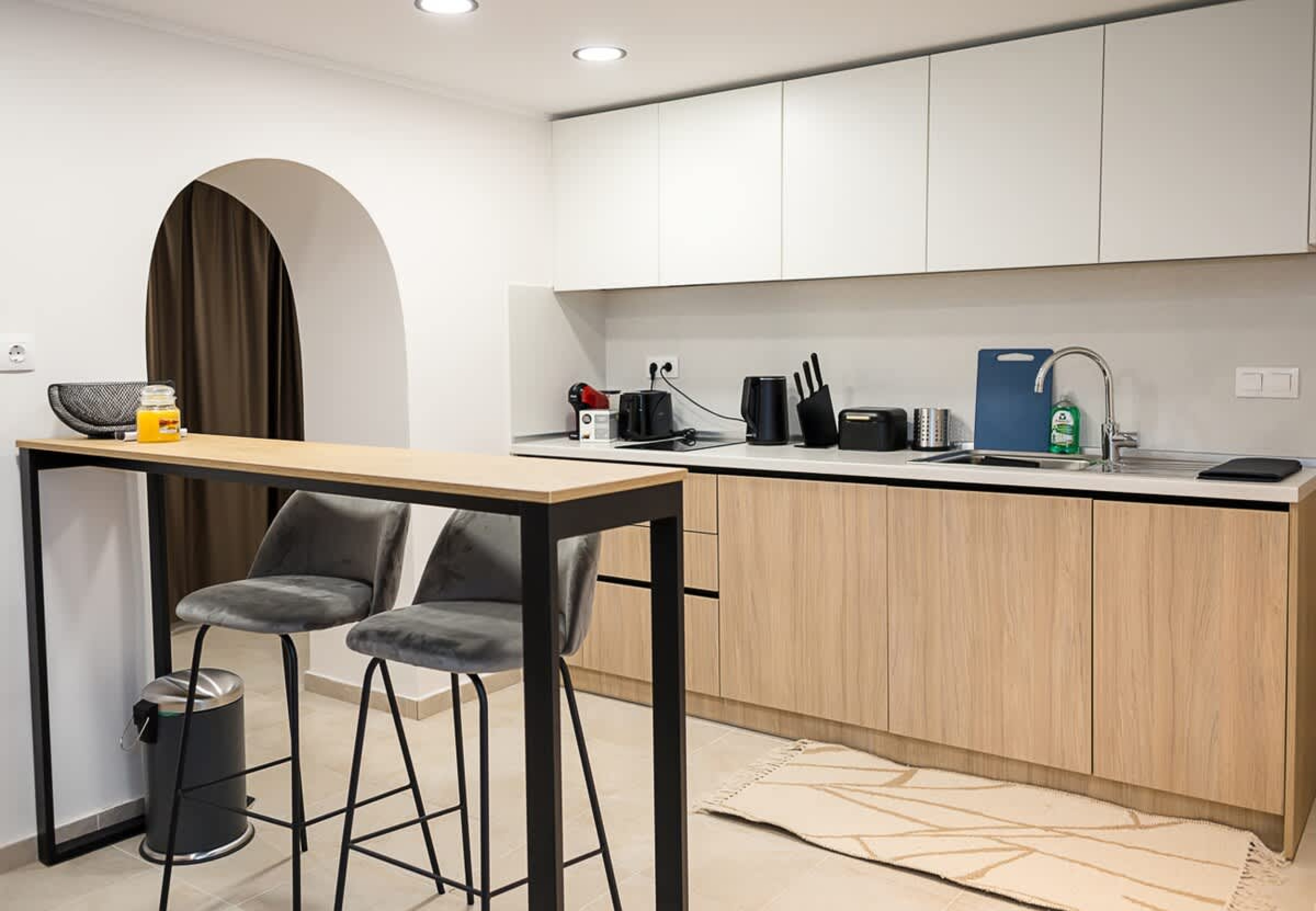 Scoutaround White Logo