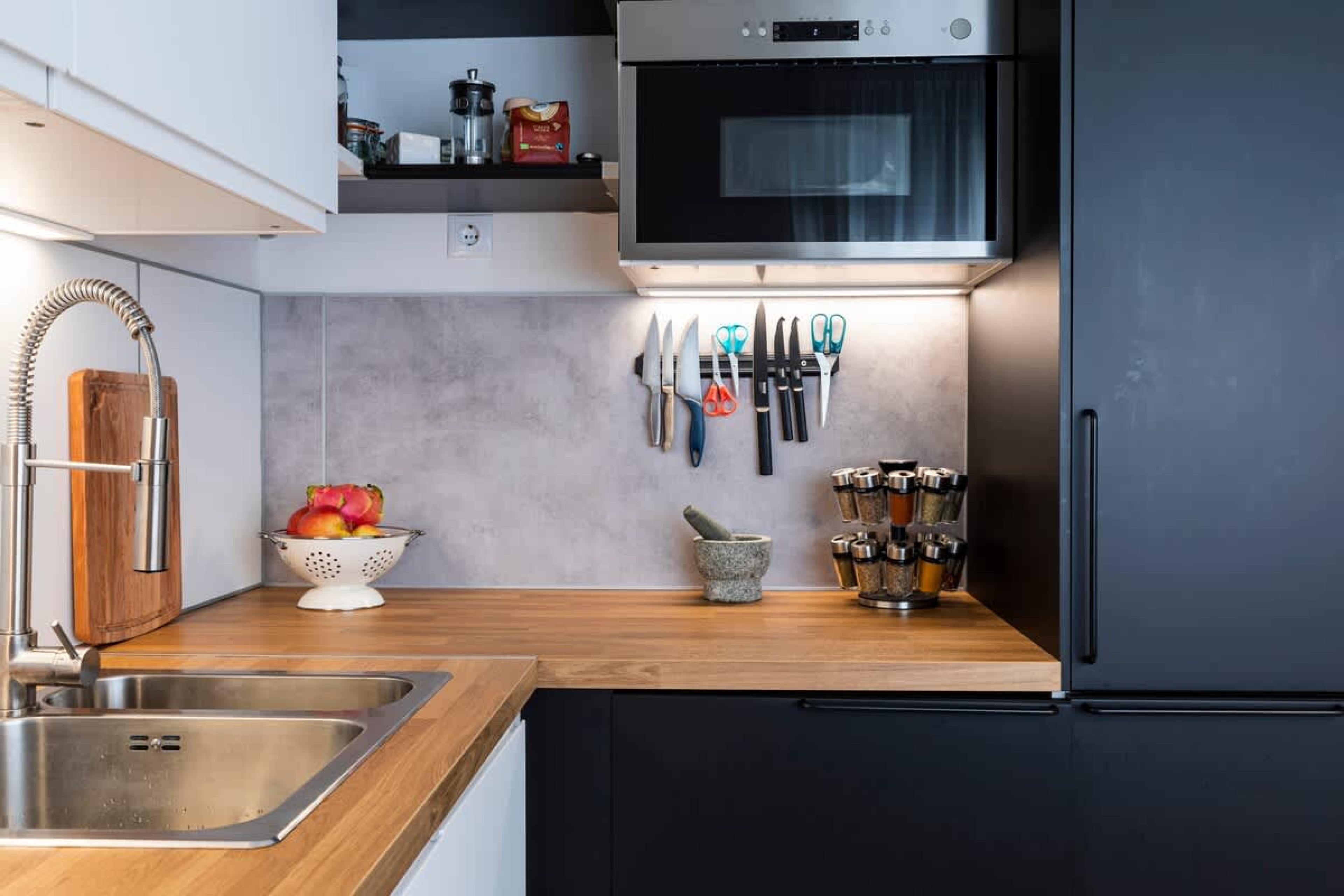 Scoutaround White Logo