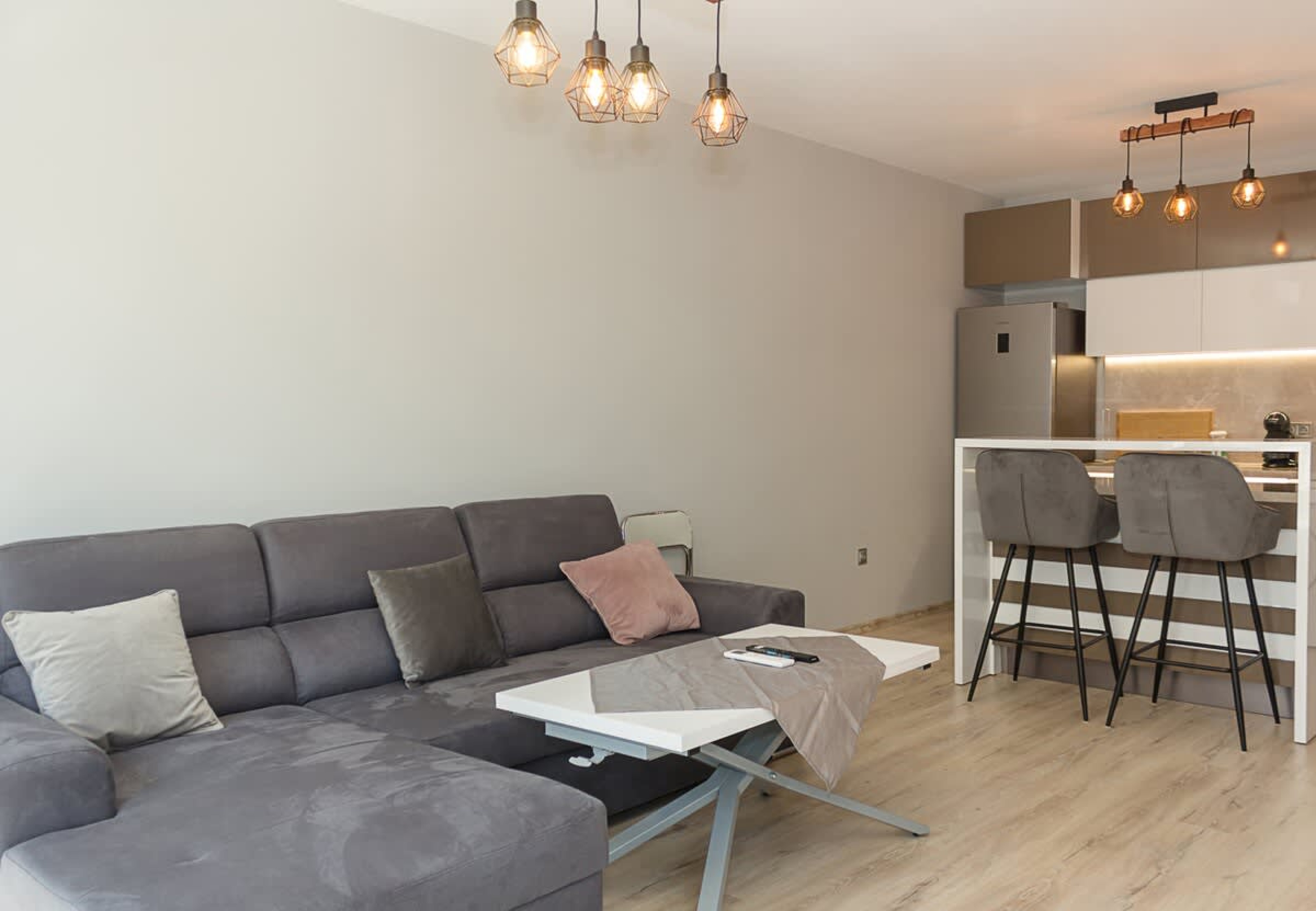 Scoutaround White Logo