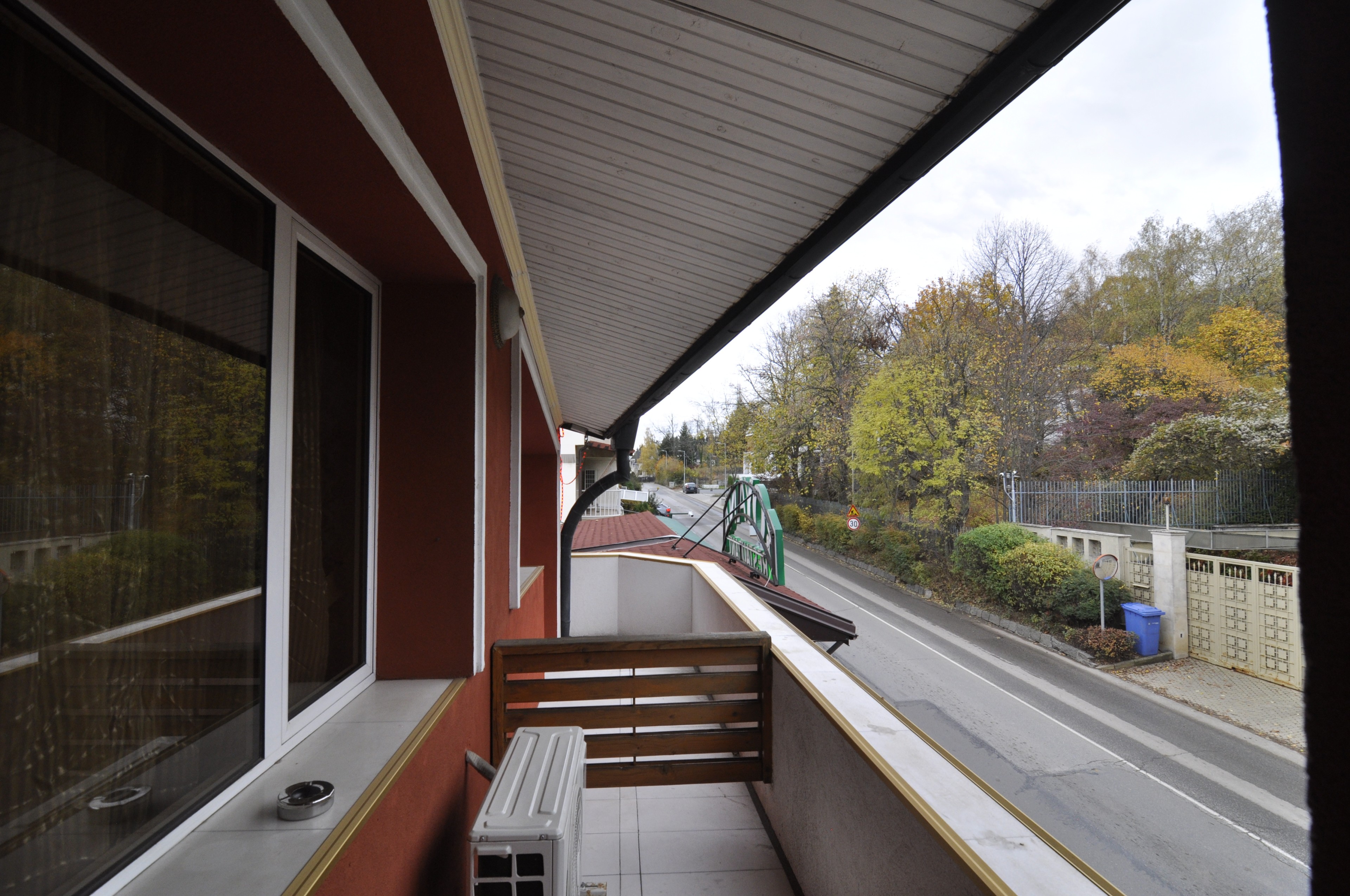 Scoutaround White Logo