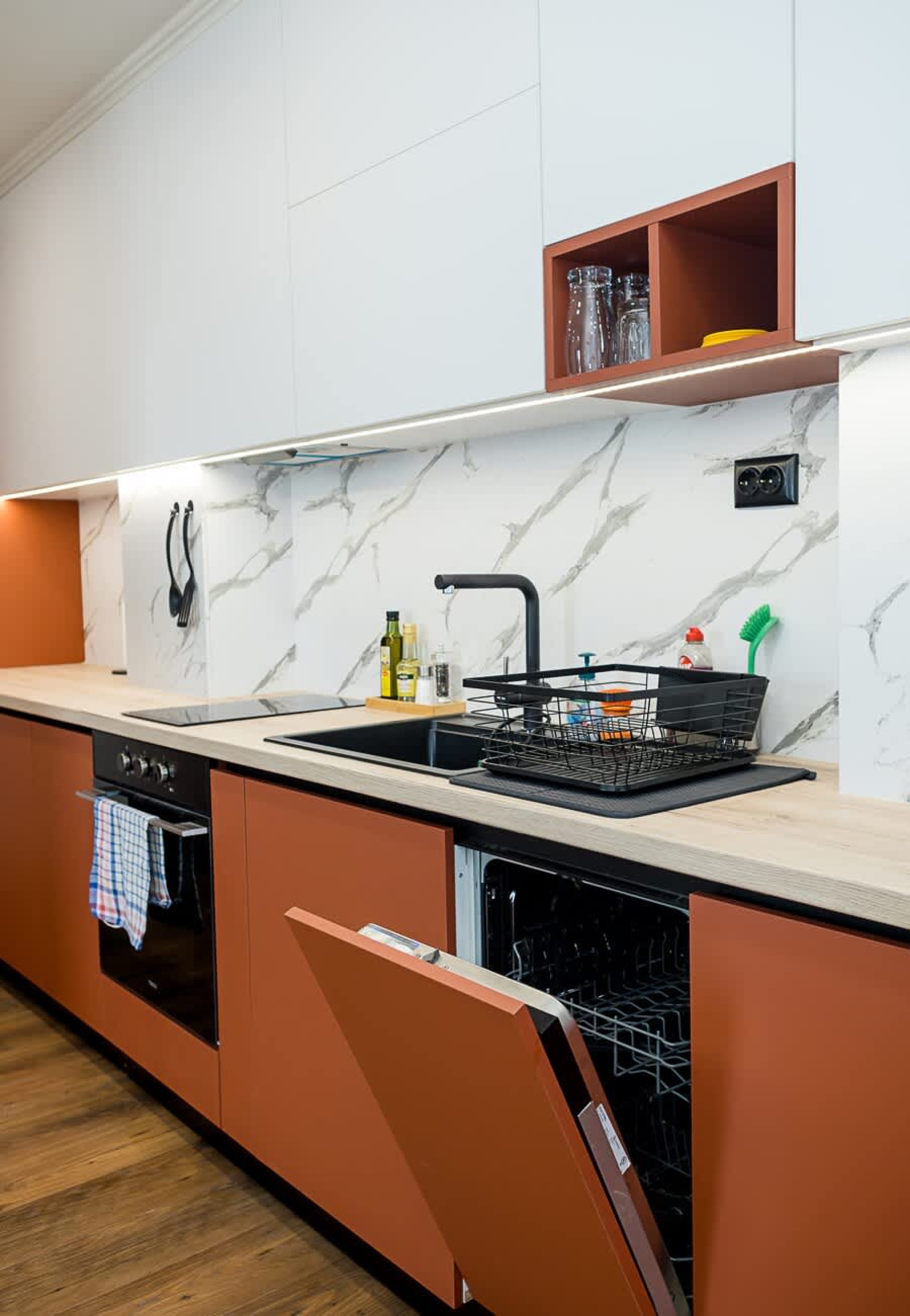 Scoutaround White Logo