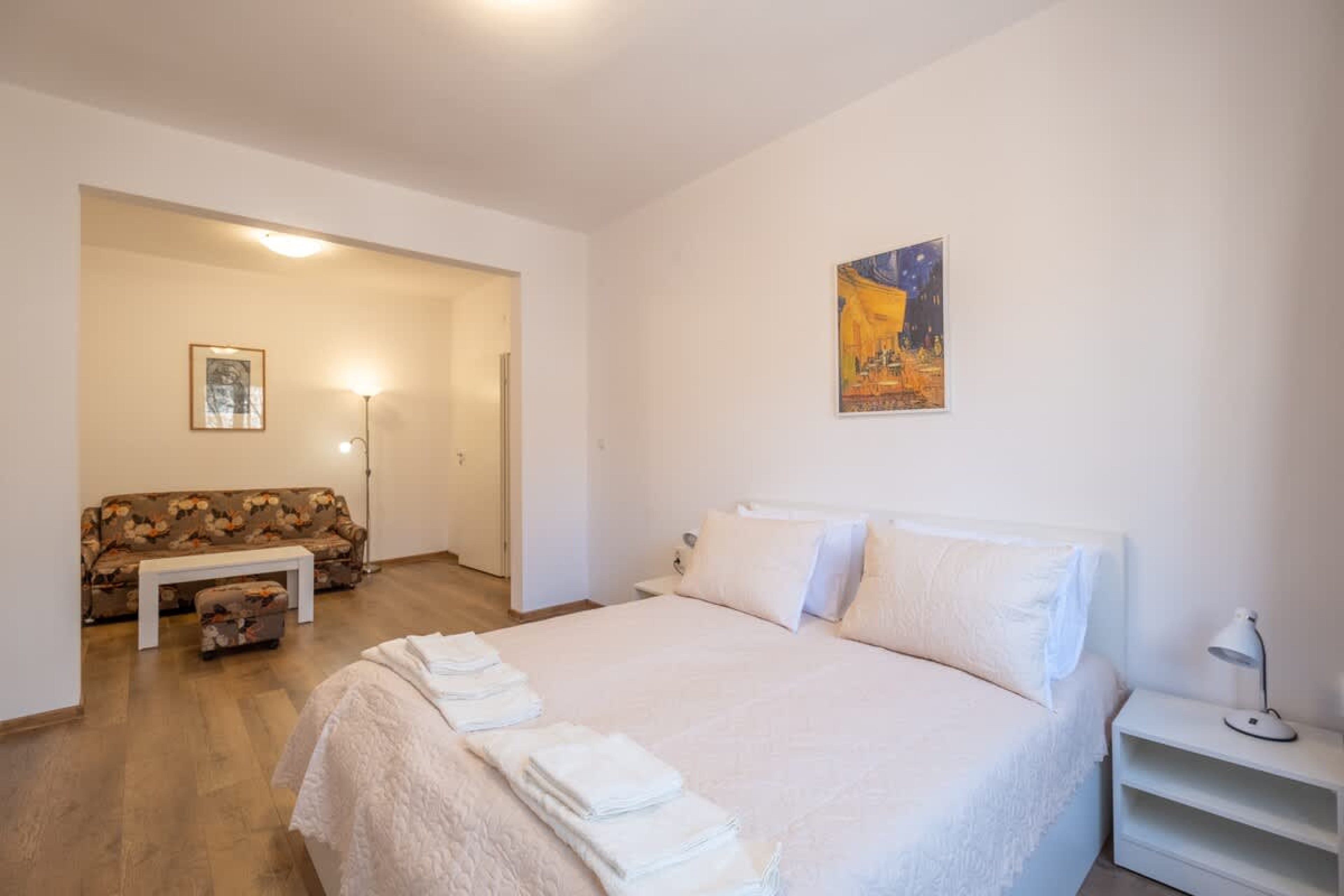 Peaceful downtown location - 2 bedroom apartment - Photo 14