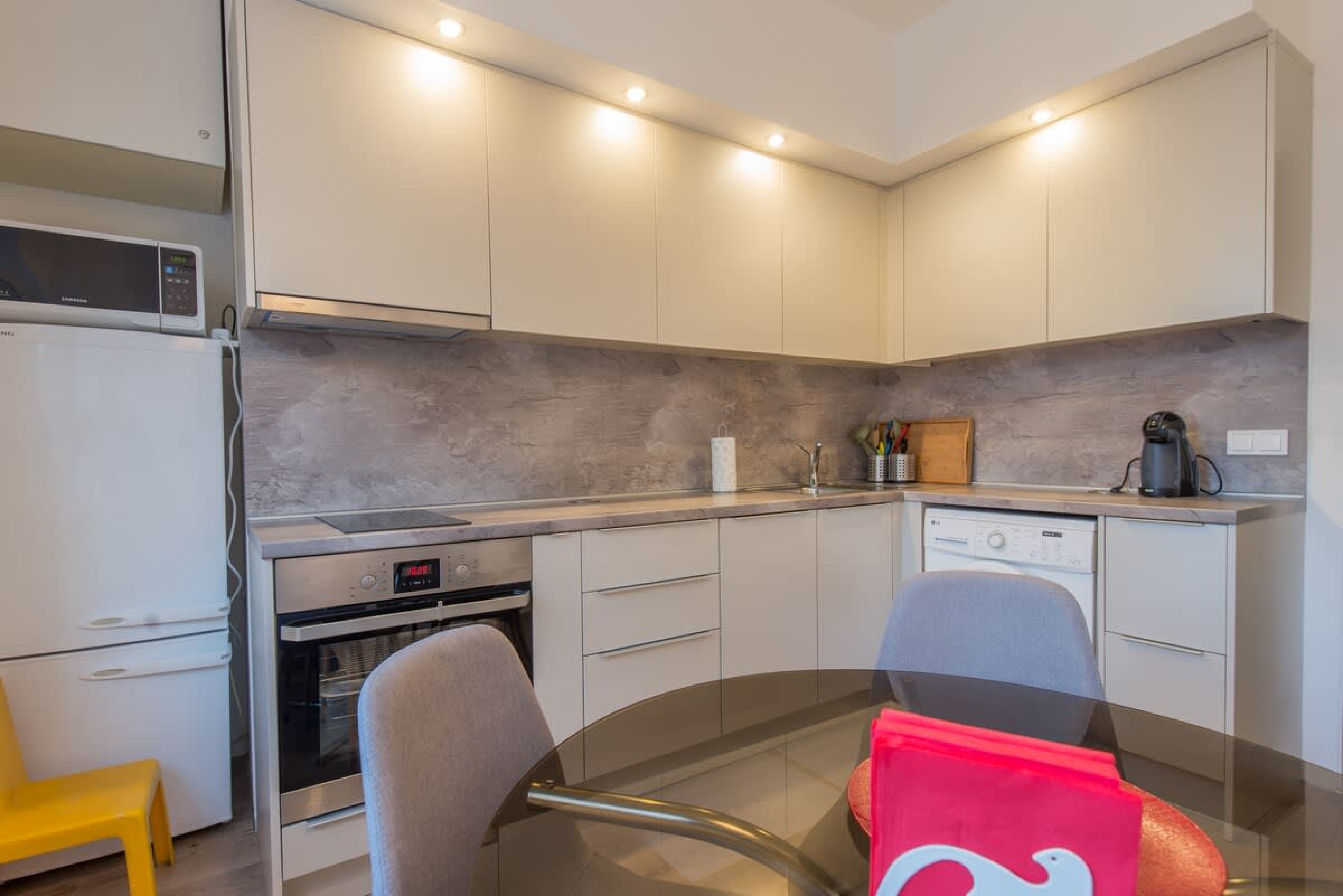 Scoutaround White Logo