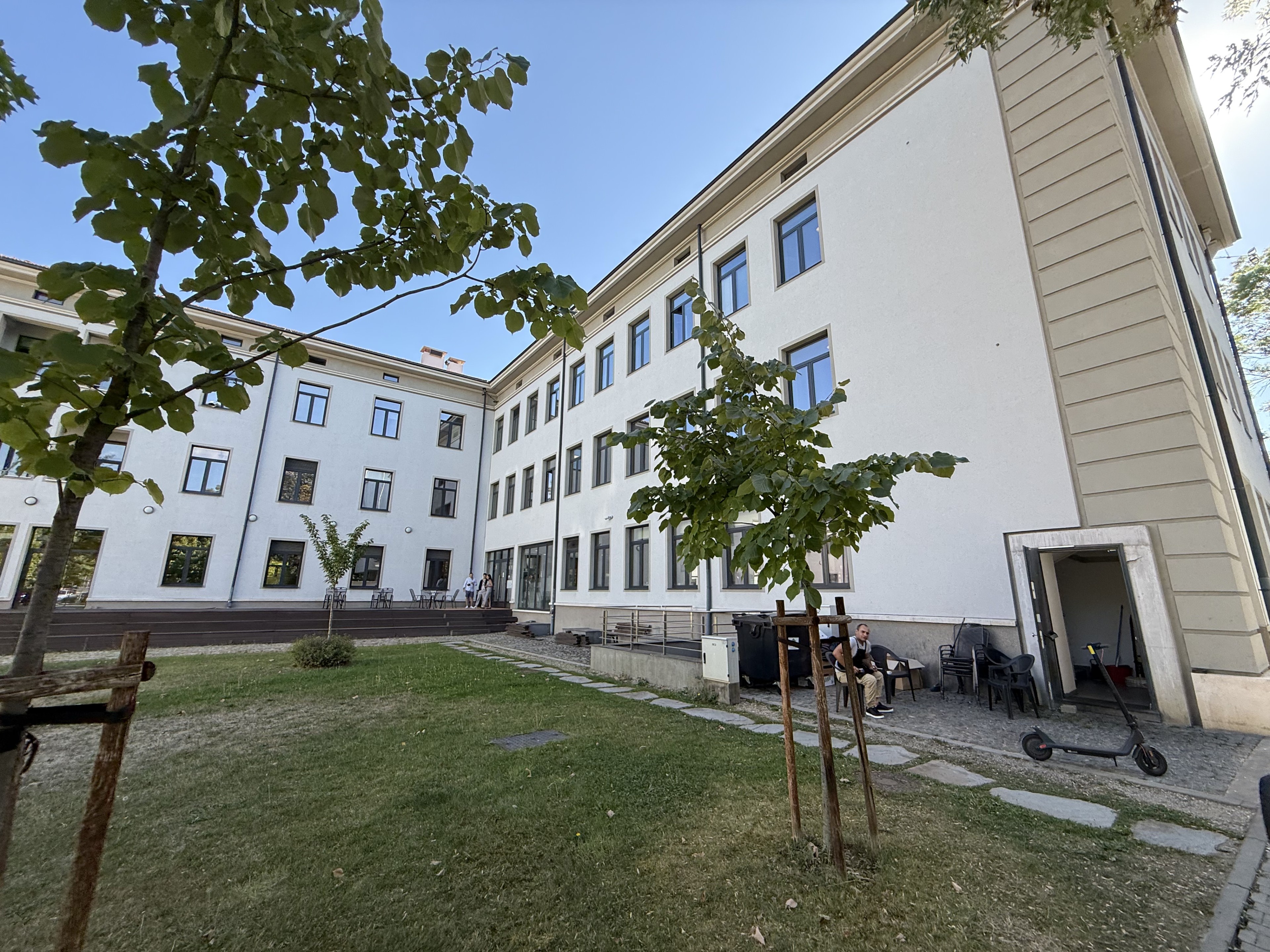 Scoutaround White Logo