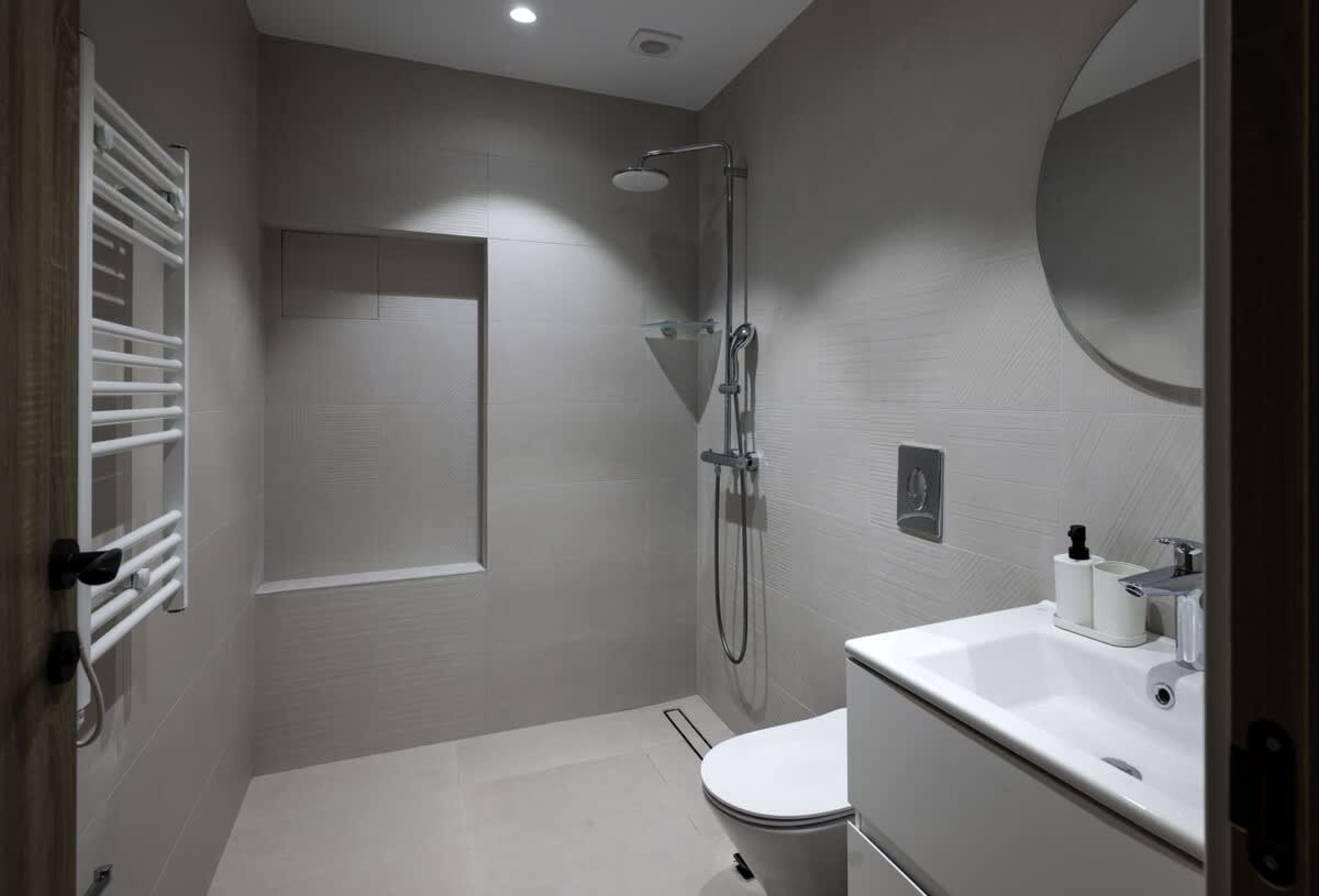 Scoutaround White Logo