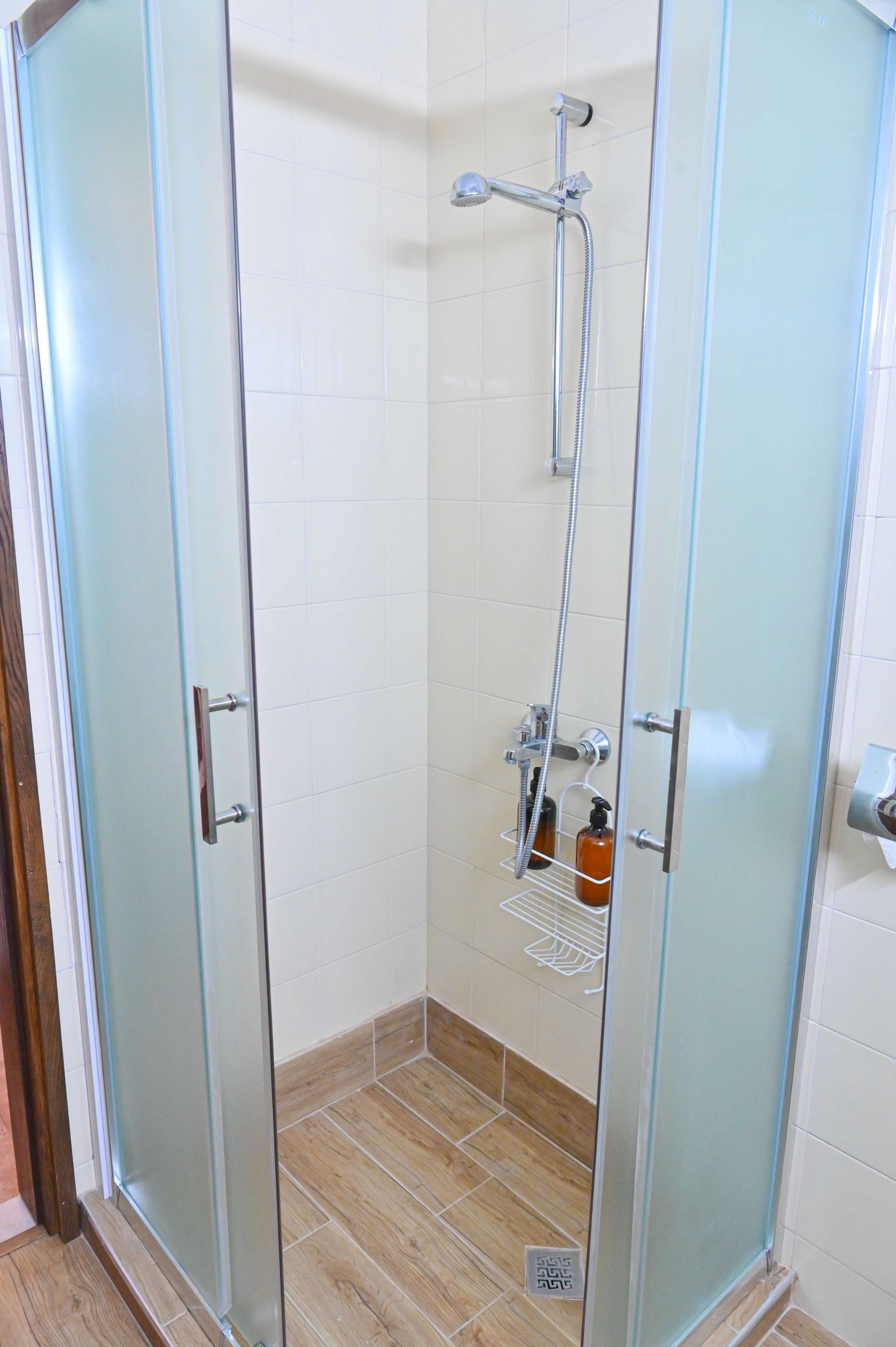 Scoutaround White Logo