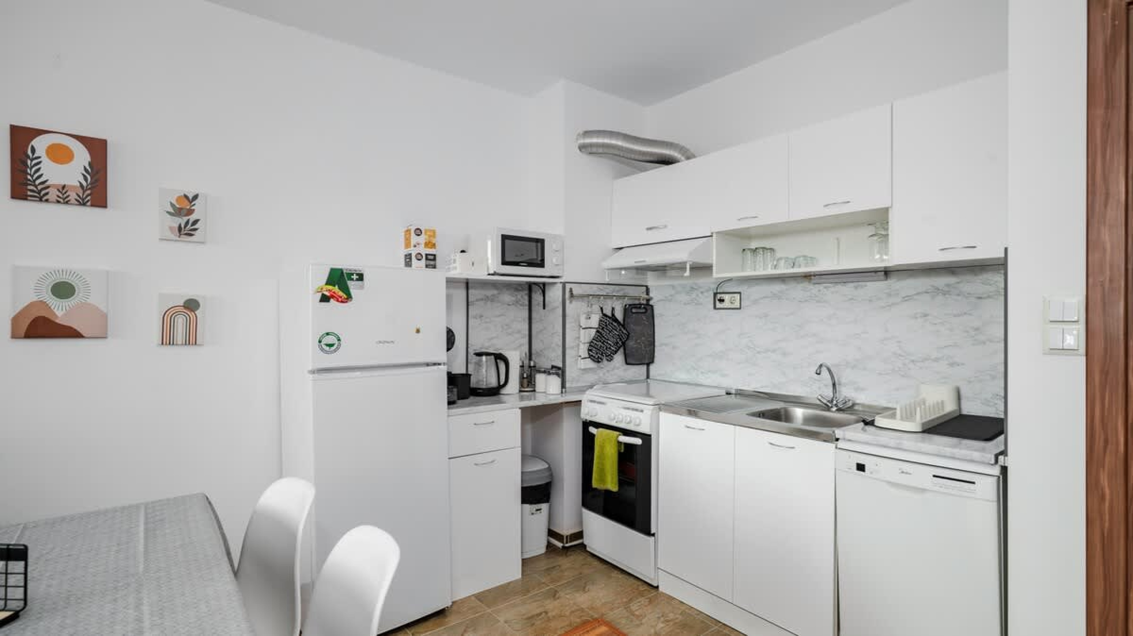 Scoutaround White Logo