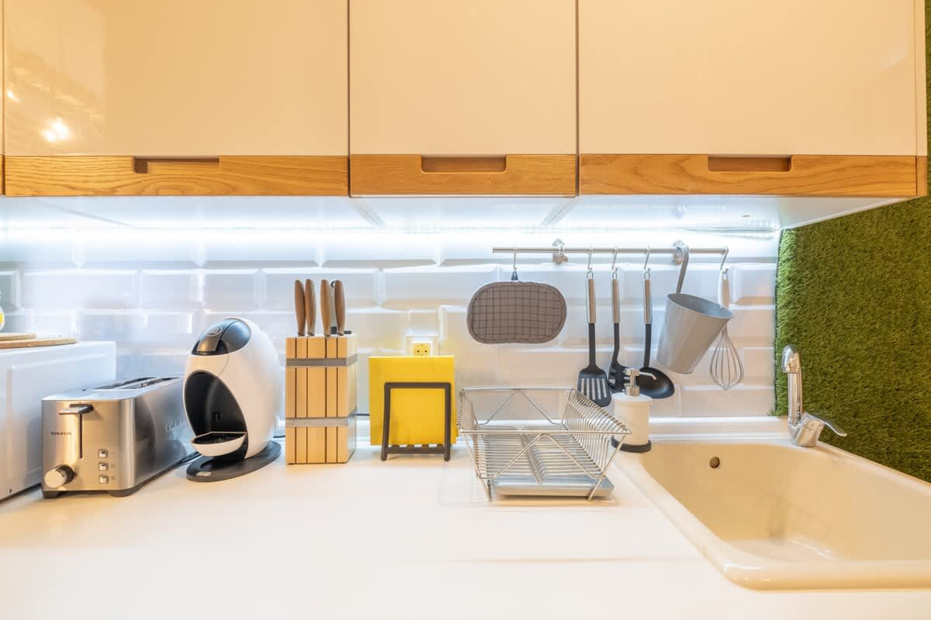 Scoutaround White Logo