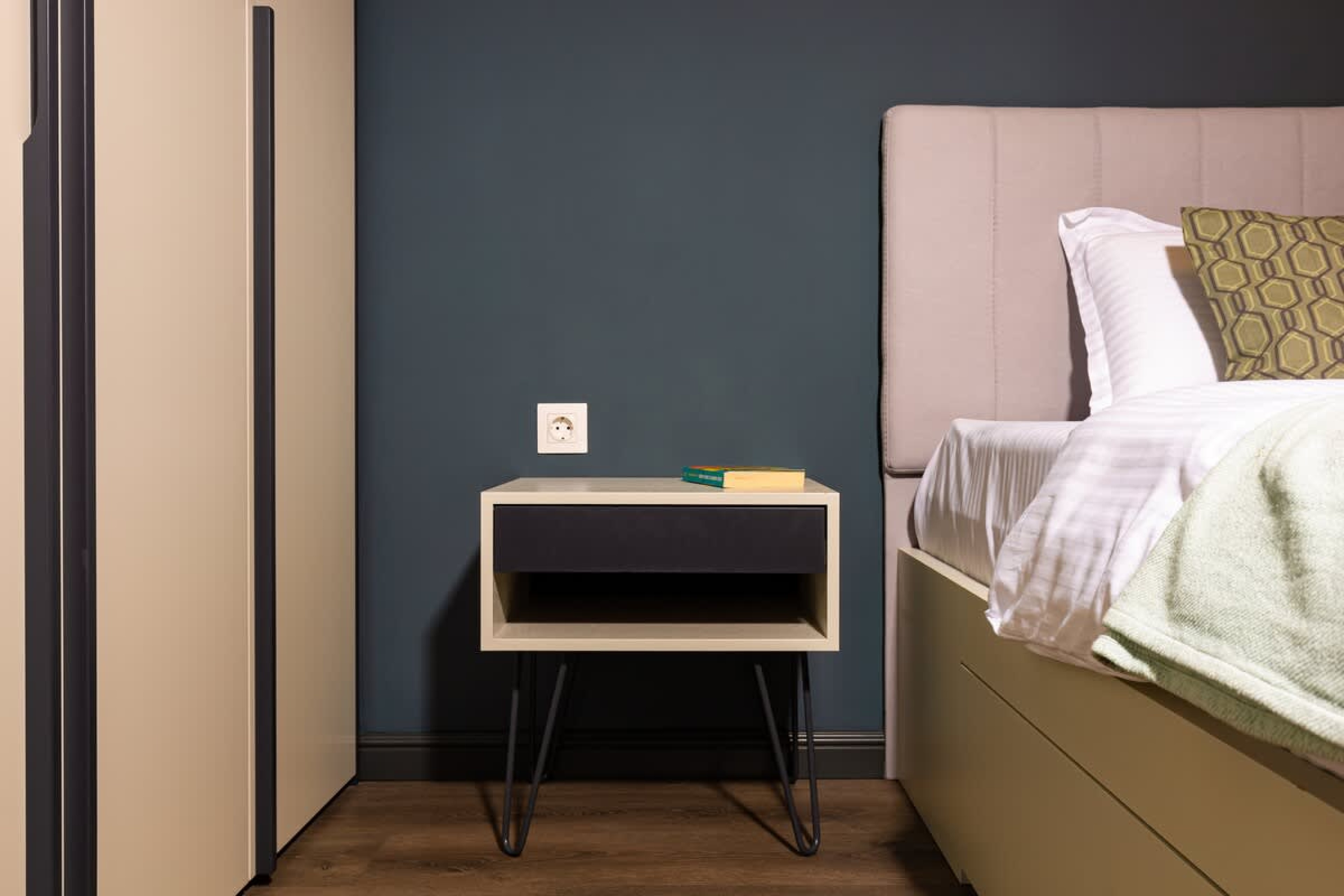 Scoutaround White Logo