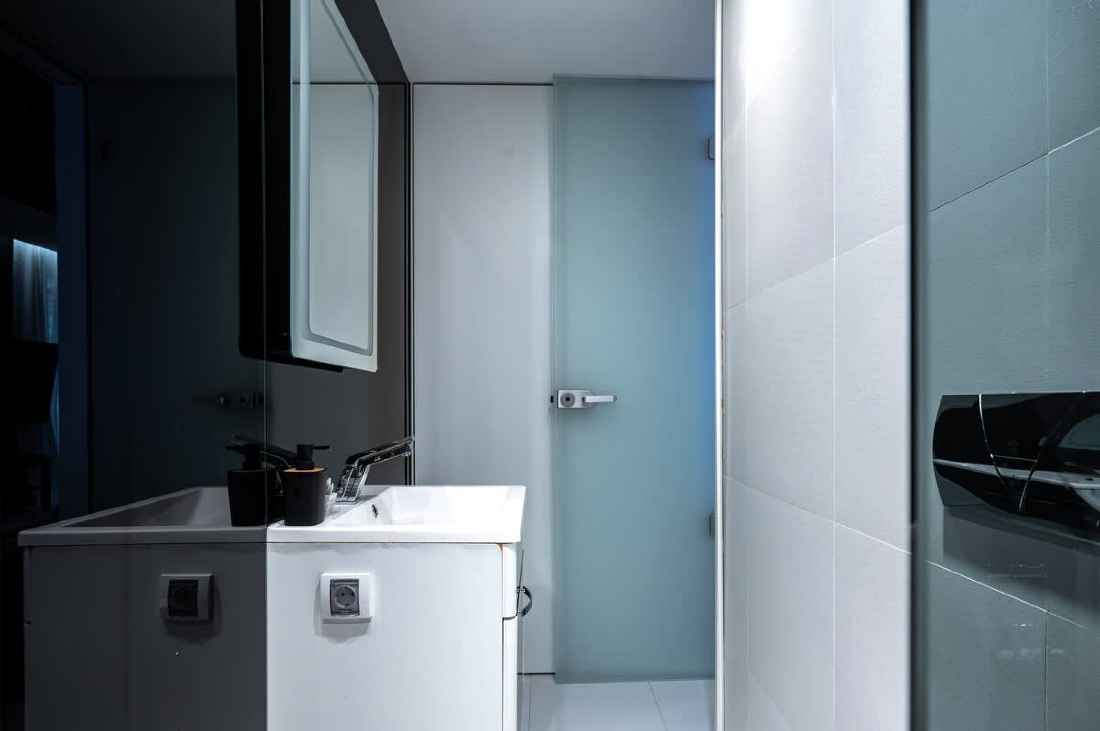 Scoutaround White Logo