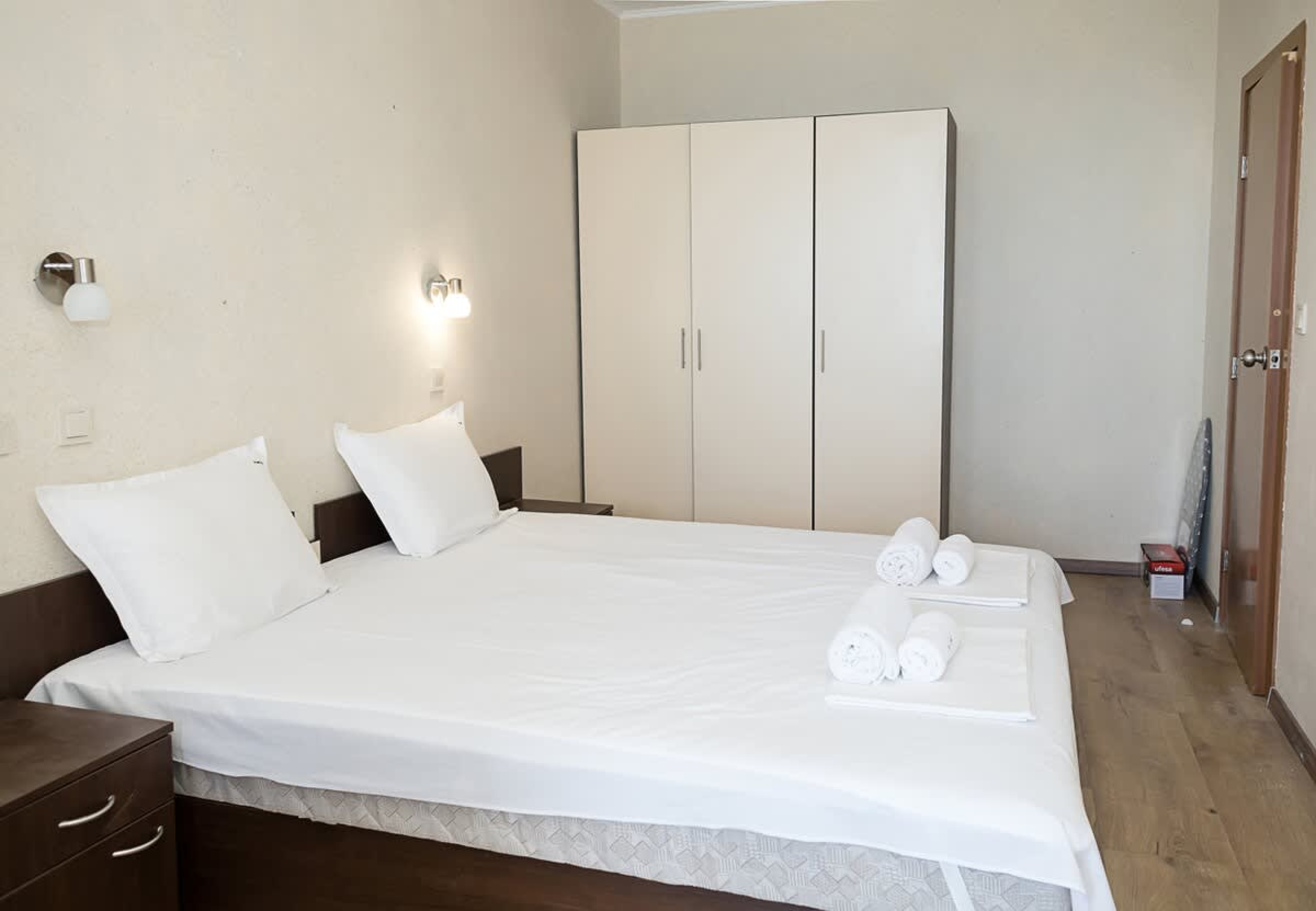 Scoutaround White Logo