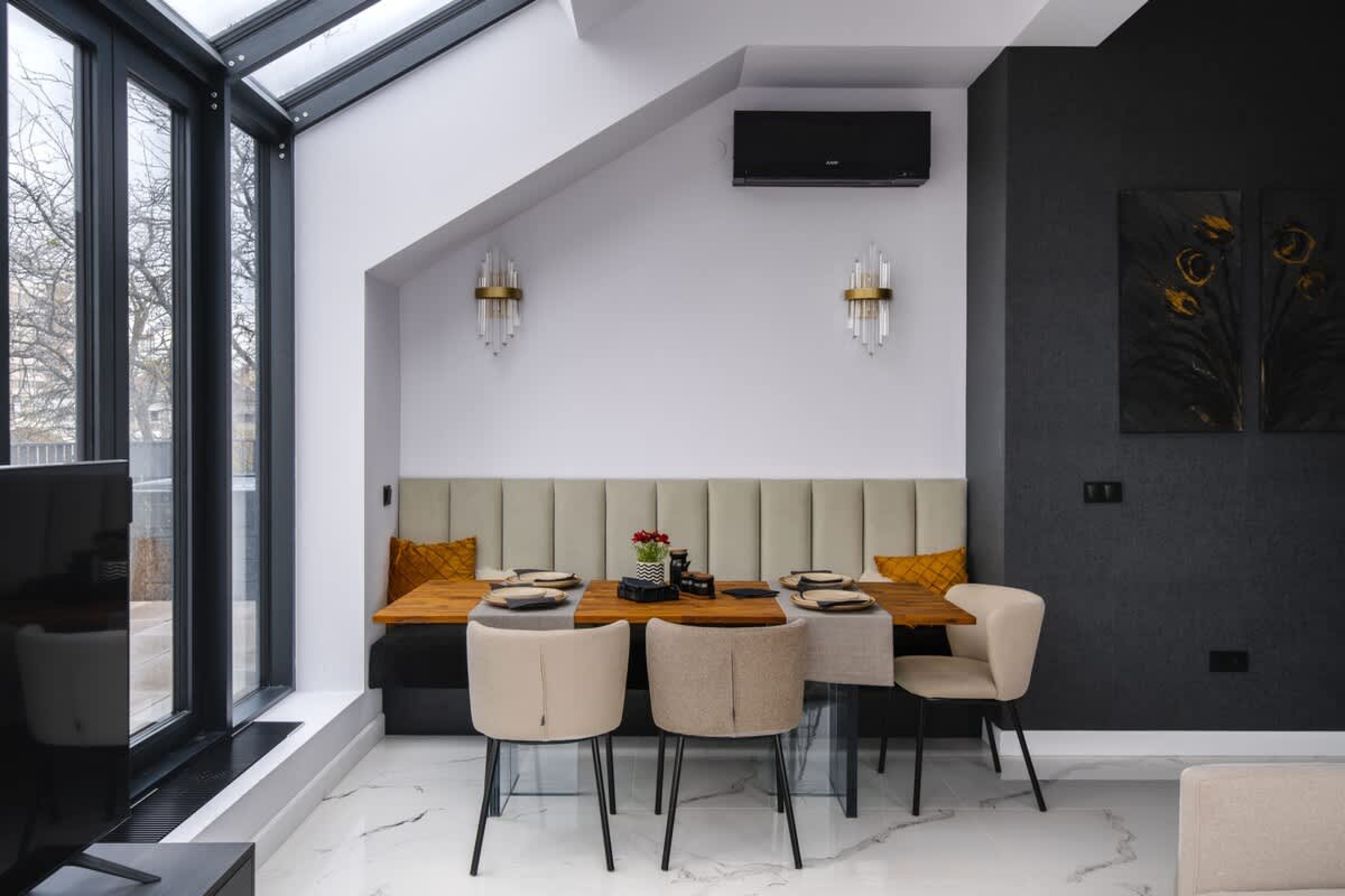 Scoutaround White Logo