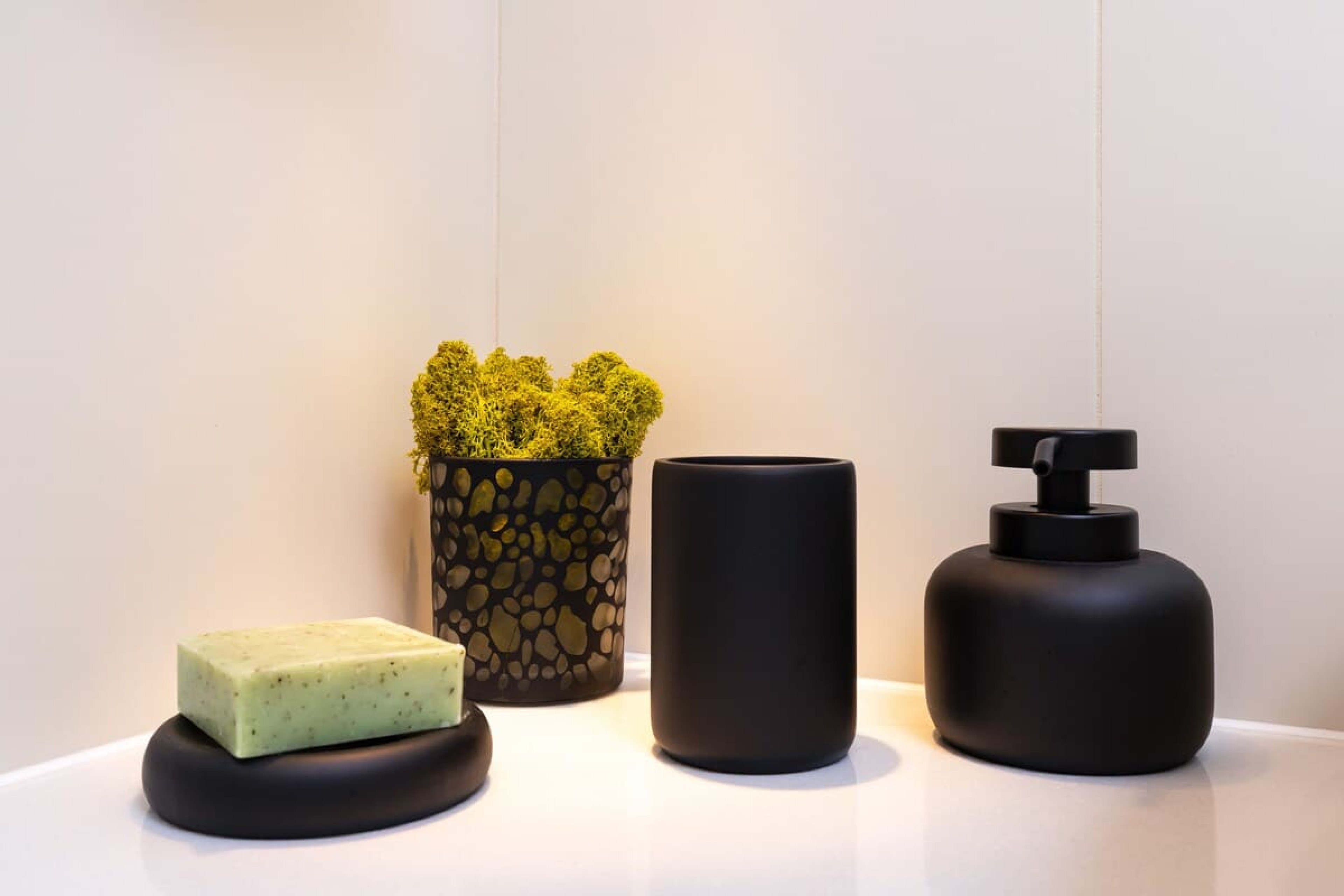 Scoutaround White Logo