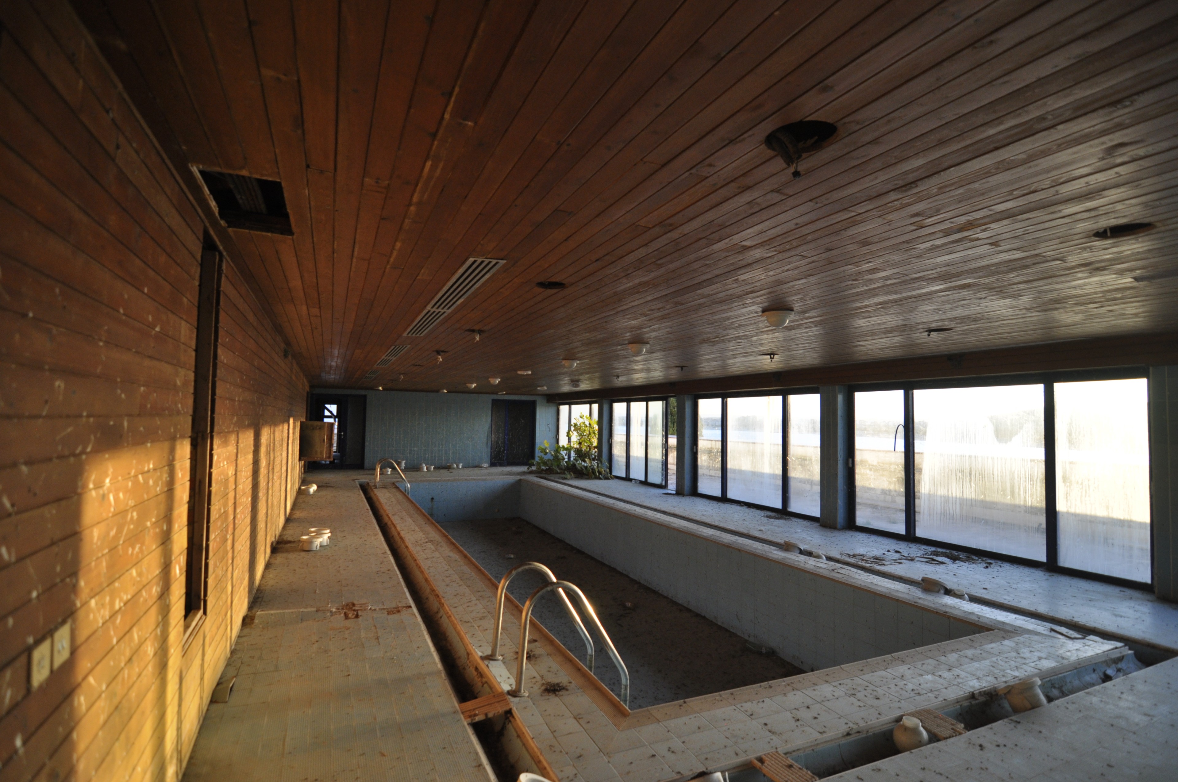 Scoutaround White Logo