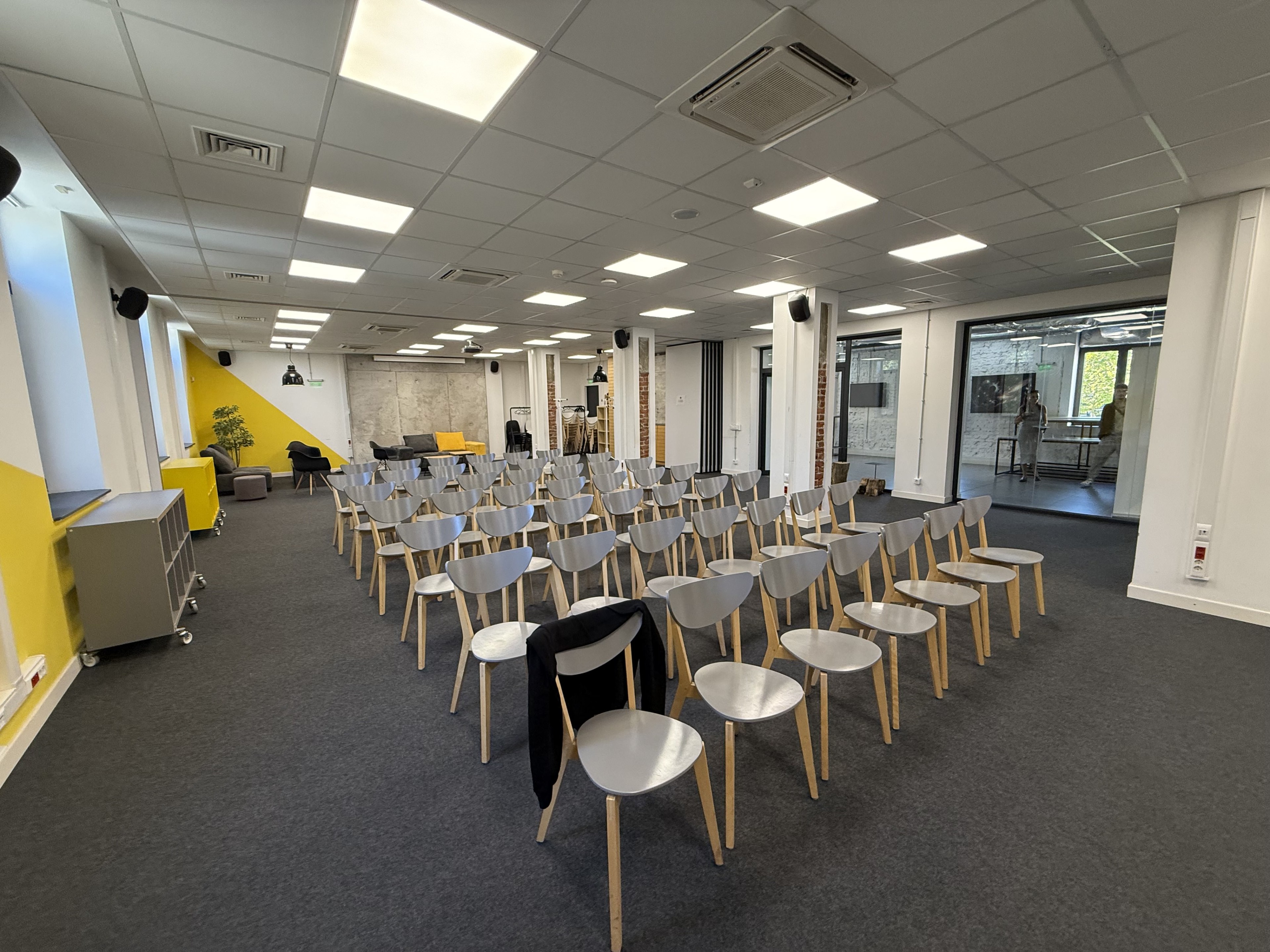 Scoutaround White Logo