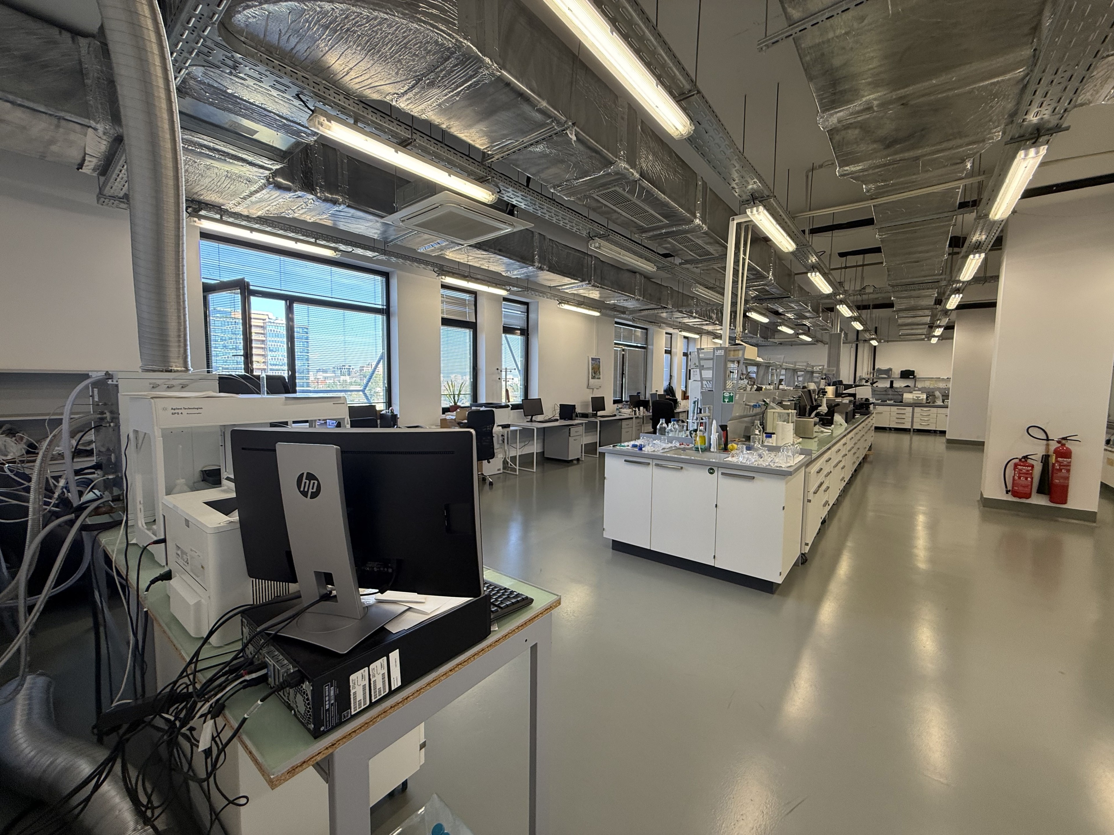 Scoutaround White Logo