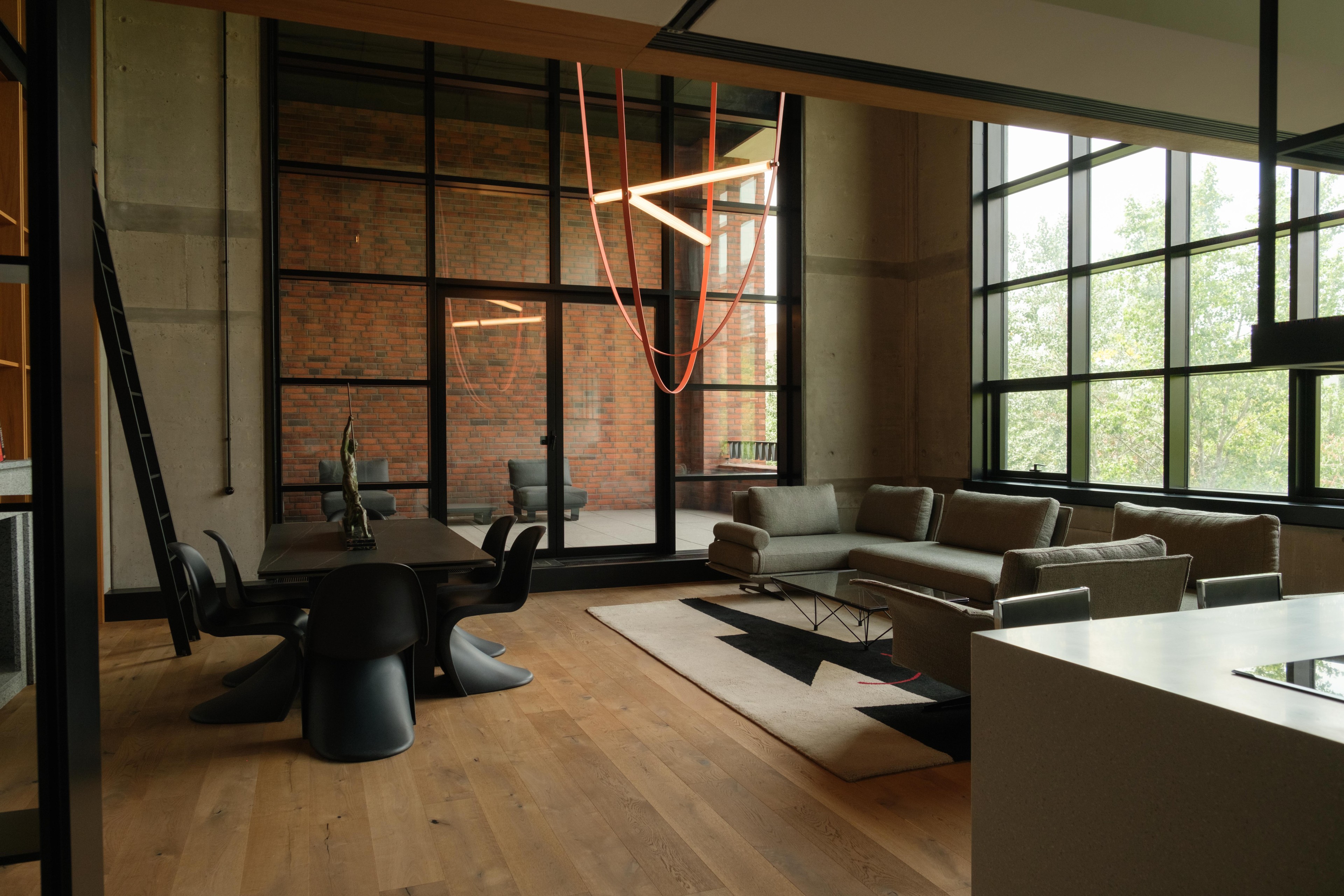 Scoutaround White Logo