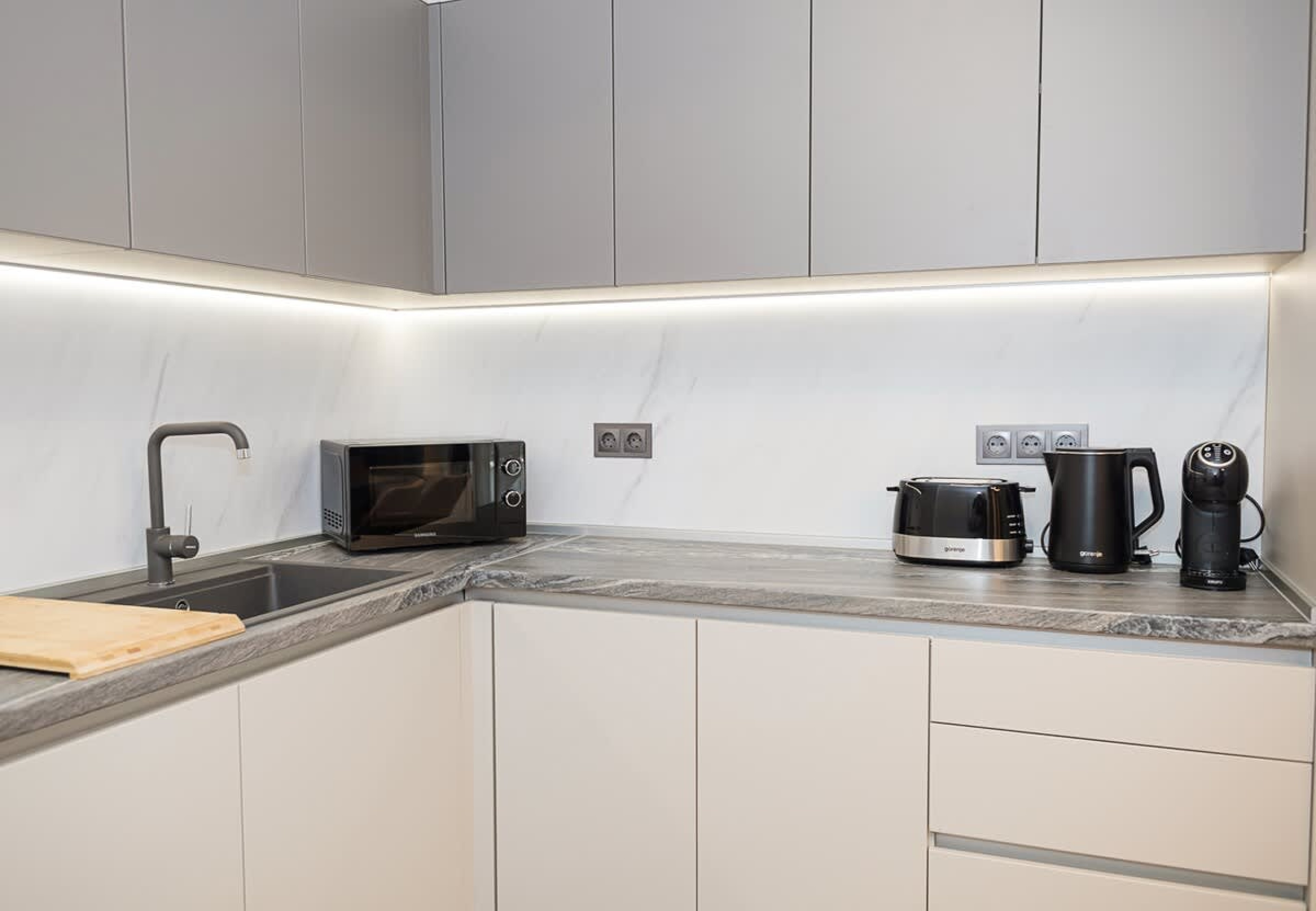 Scoutaround White Logo