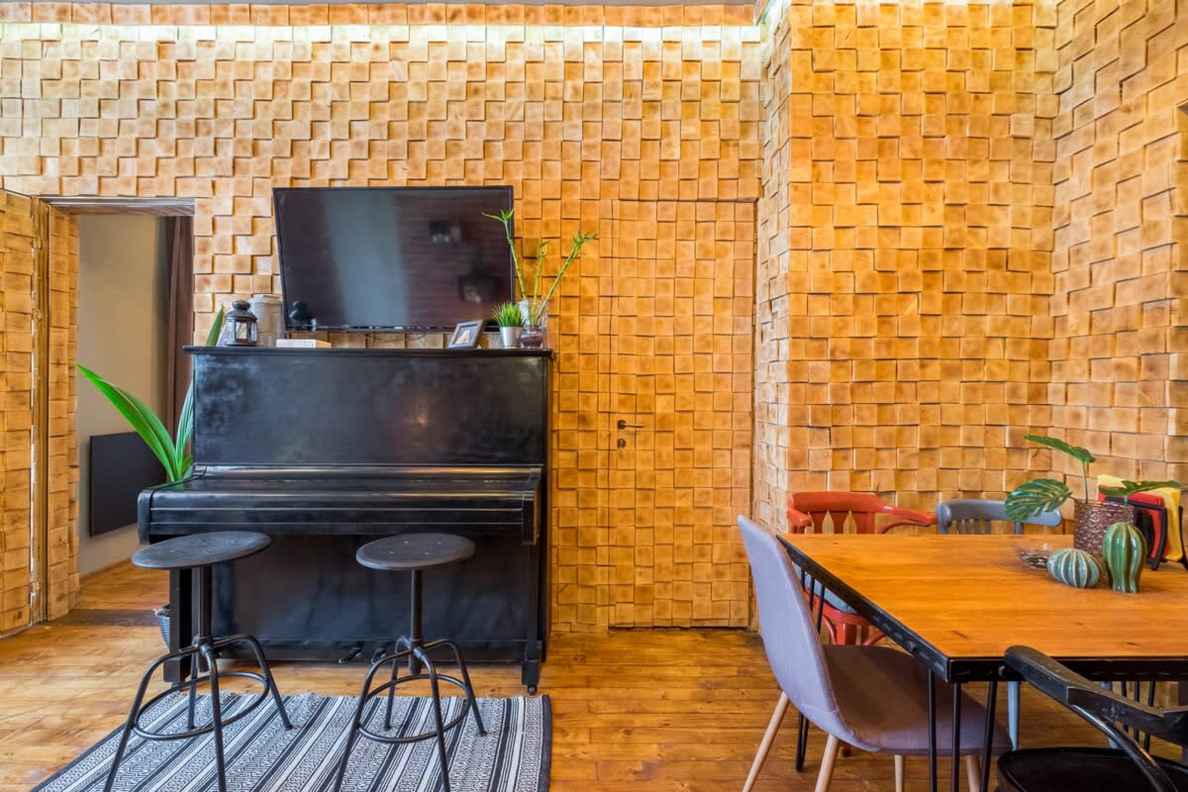 Scoutaround White Logo