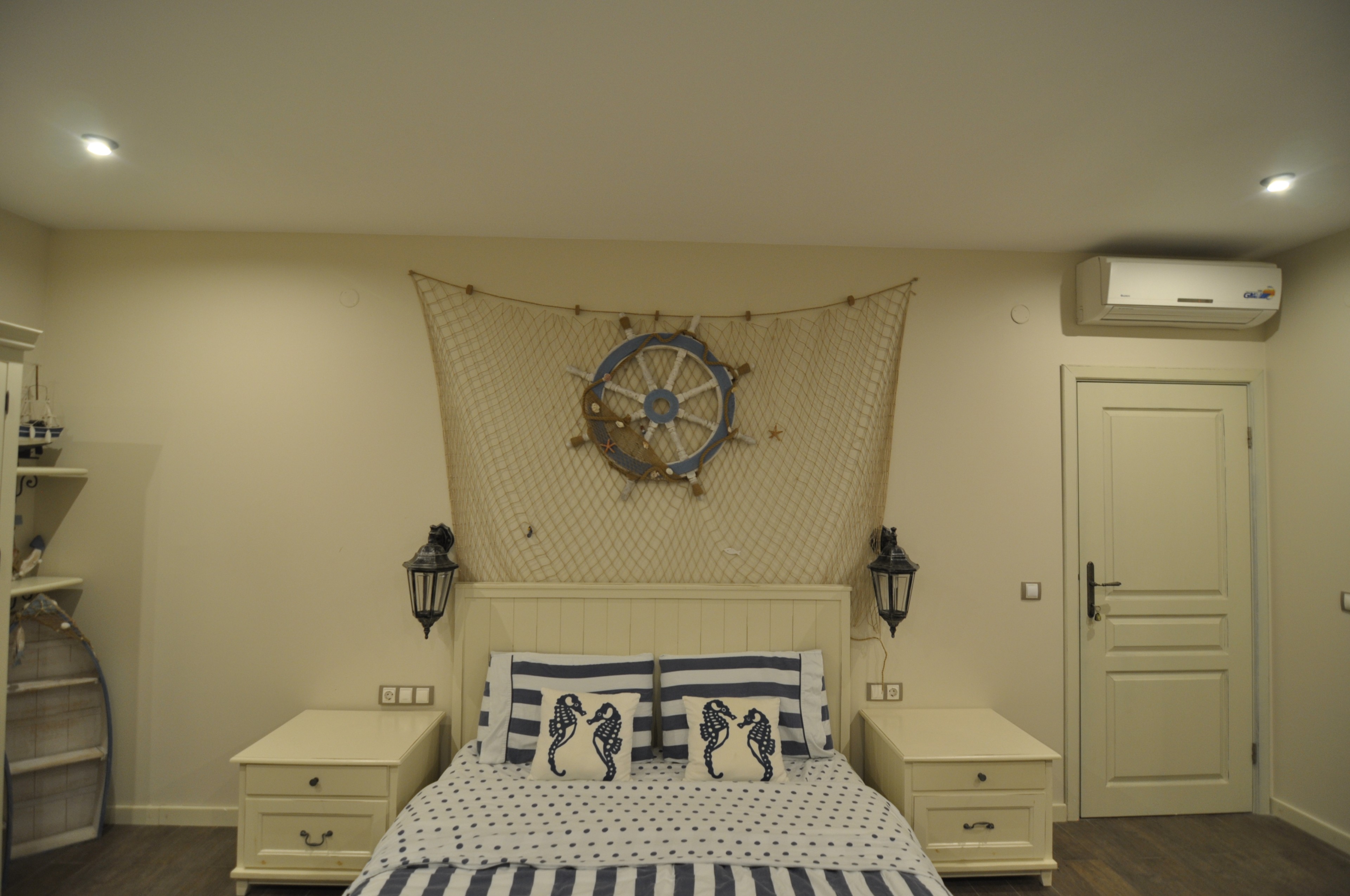 Scoutaround White Logo