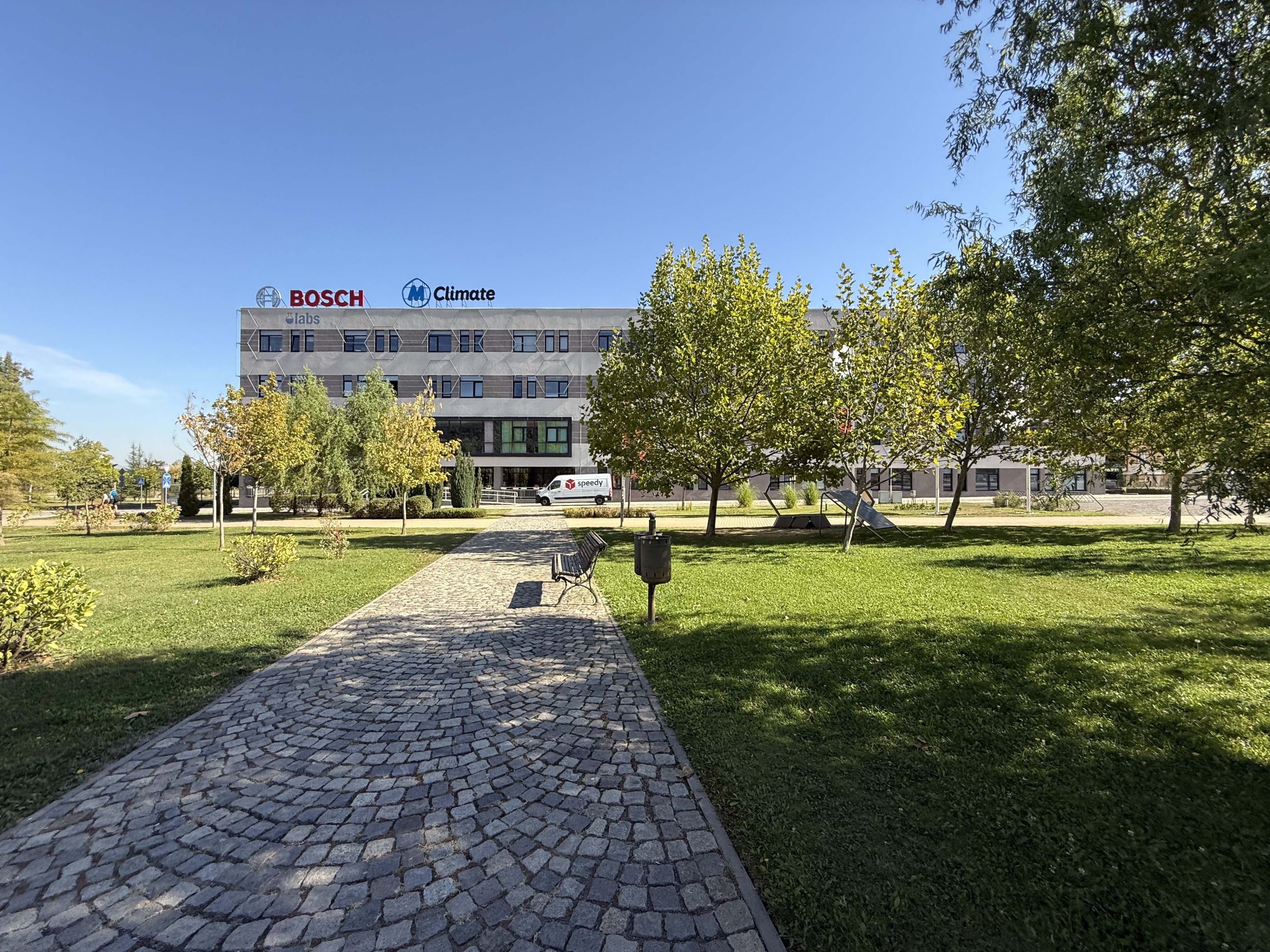 Scoutaround White Logo