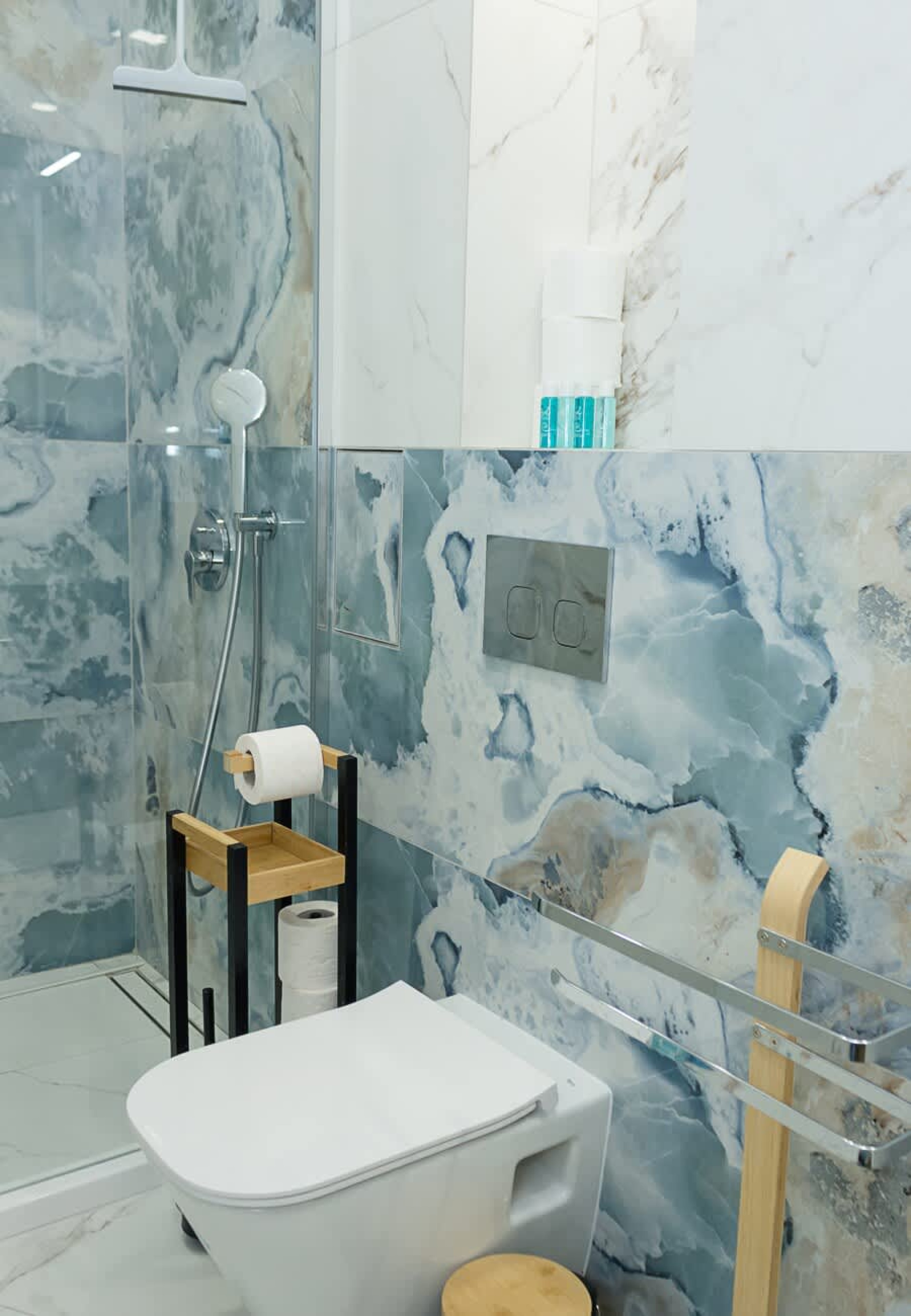 Scoutaround White Logo