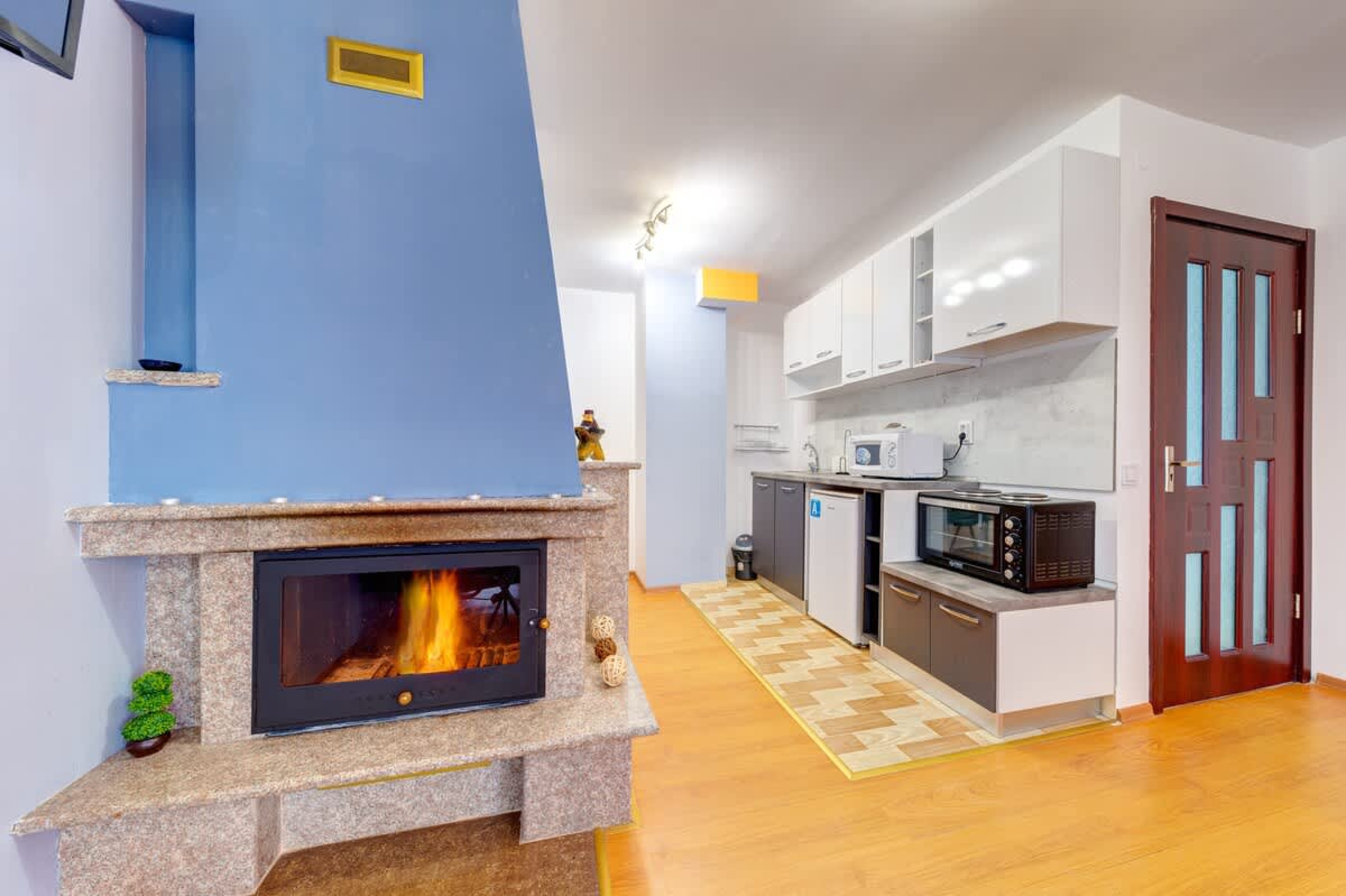 Scoutaround White Logo