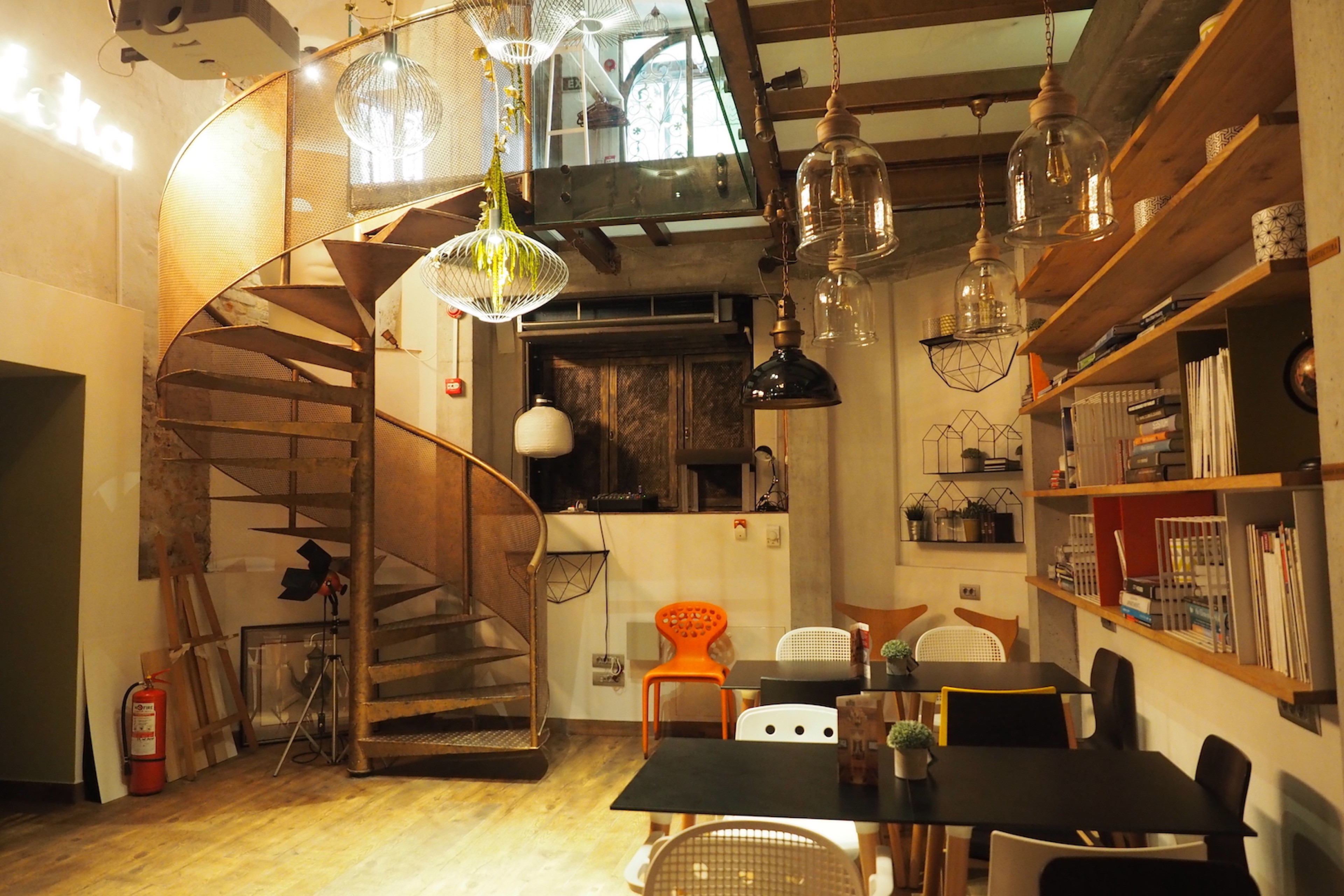 Scoutaround White Logo