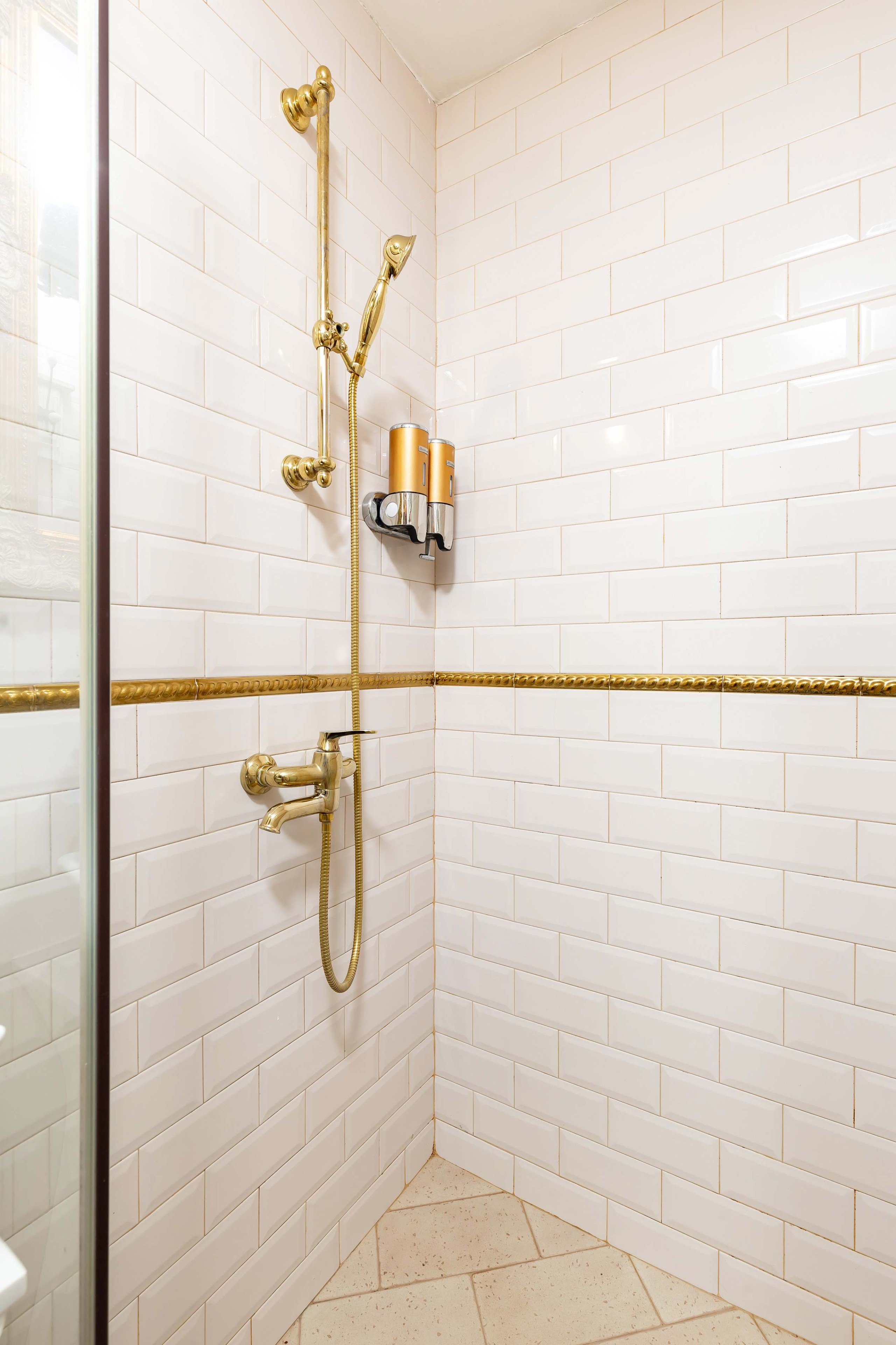 Scoutaround White Logo