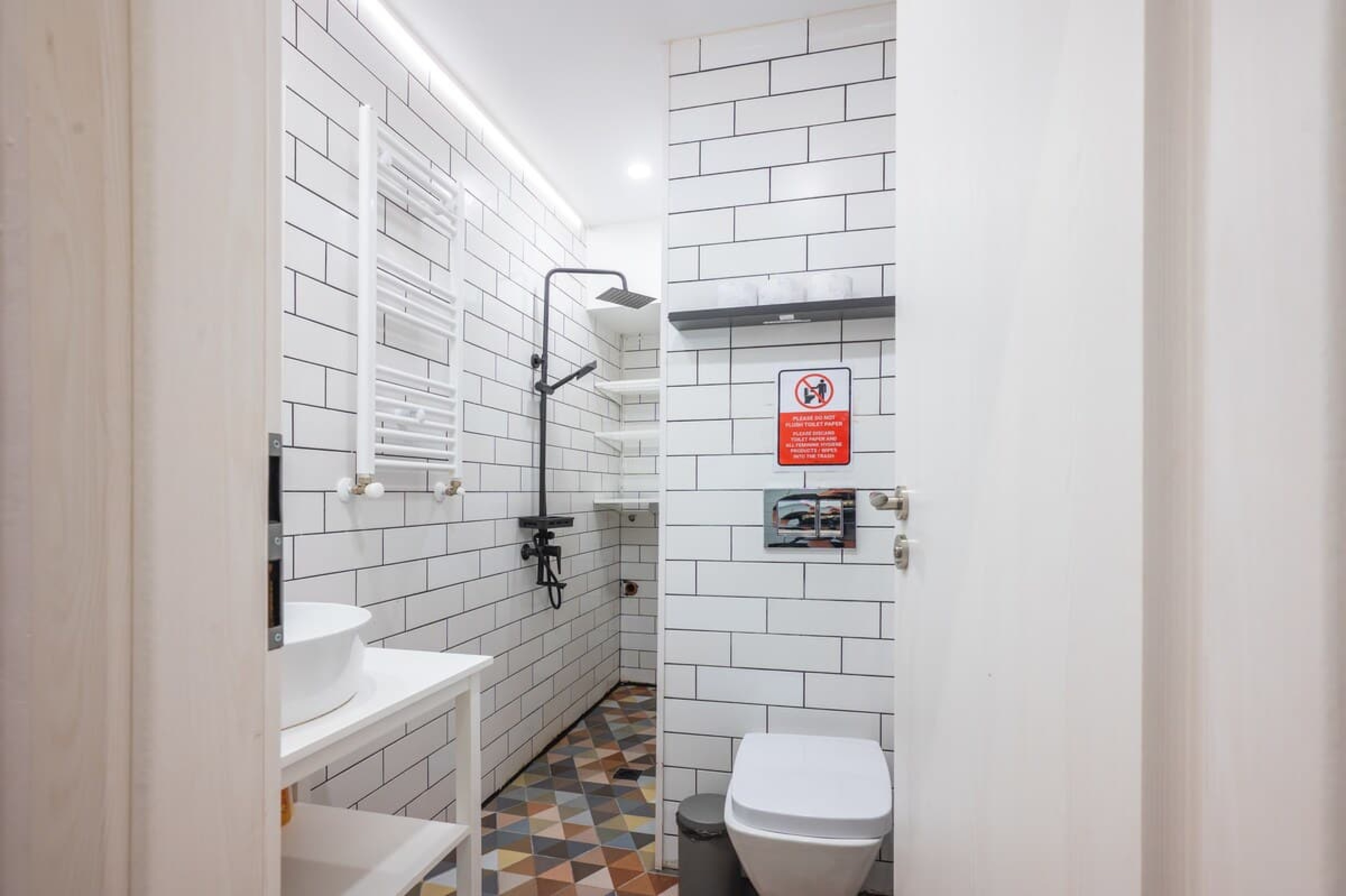 Scoutaround White Logo