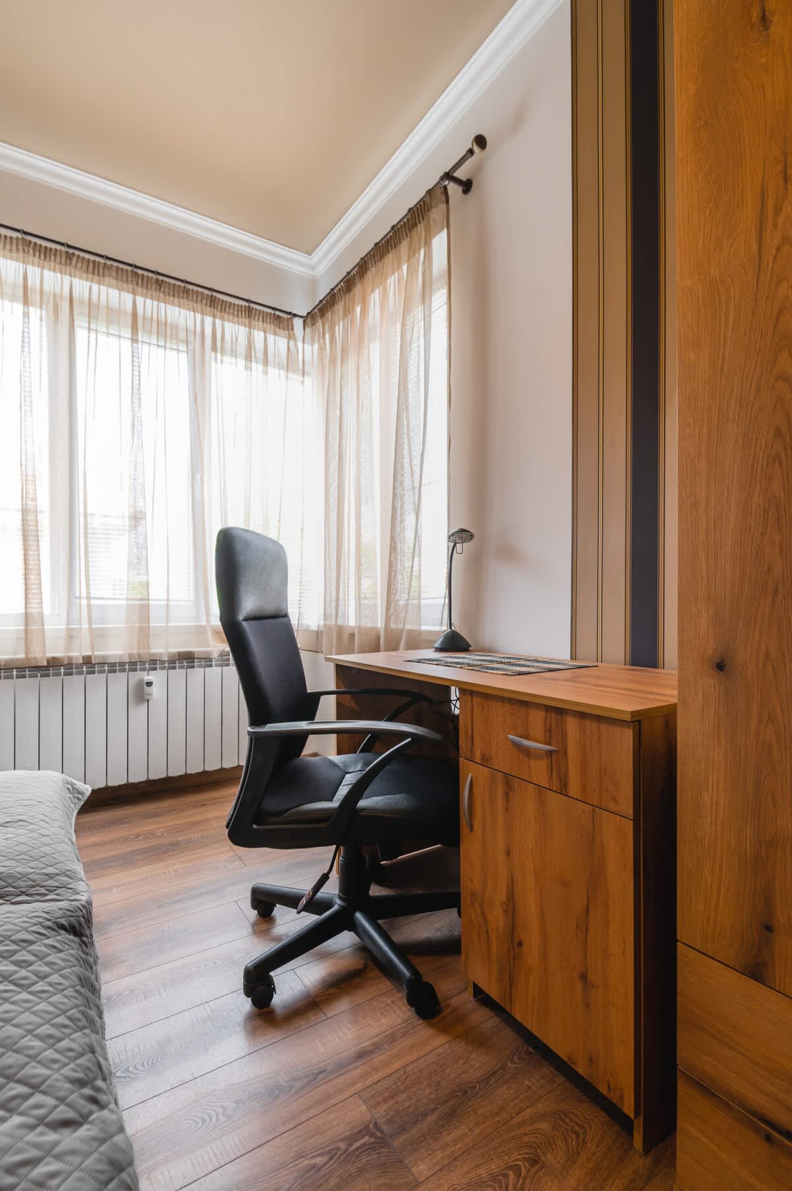 Scoutaround White Logo