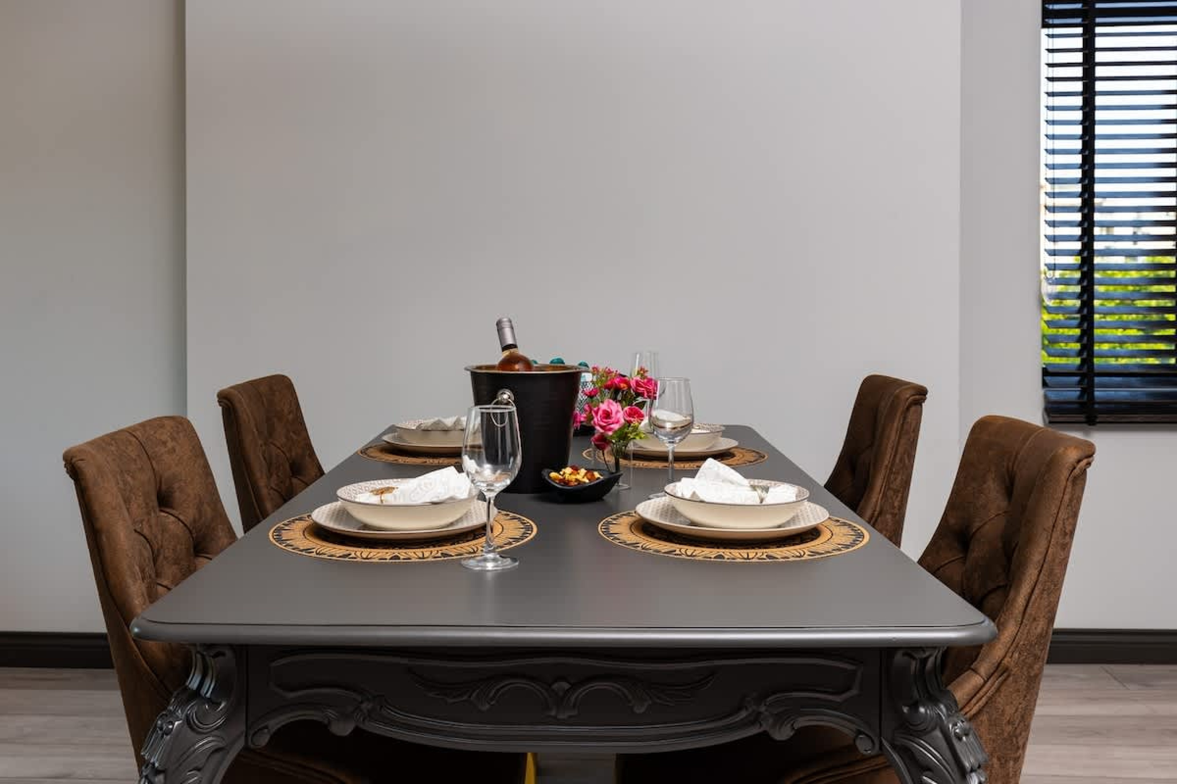 Scoutaround White Logo