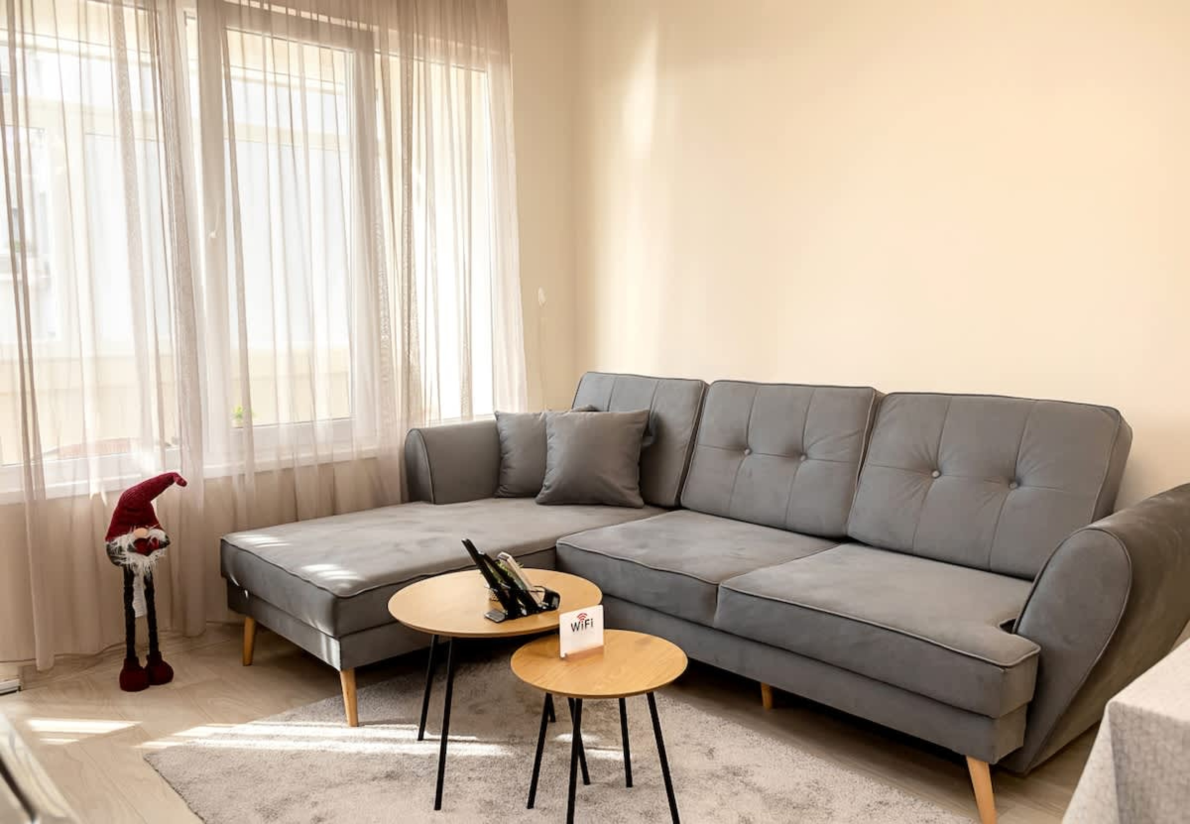 Bright One-Bedroom Flat with Balcony | Quiet Area - Photo 6