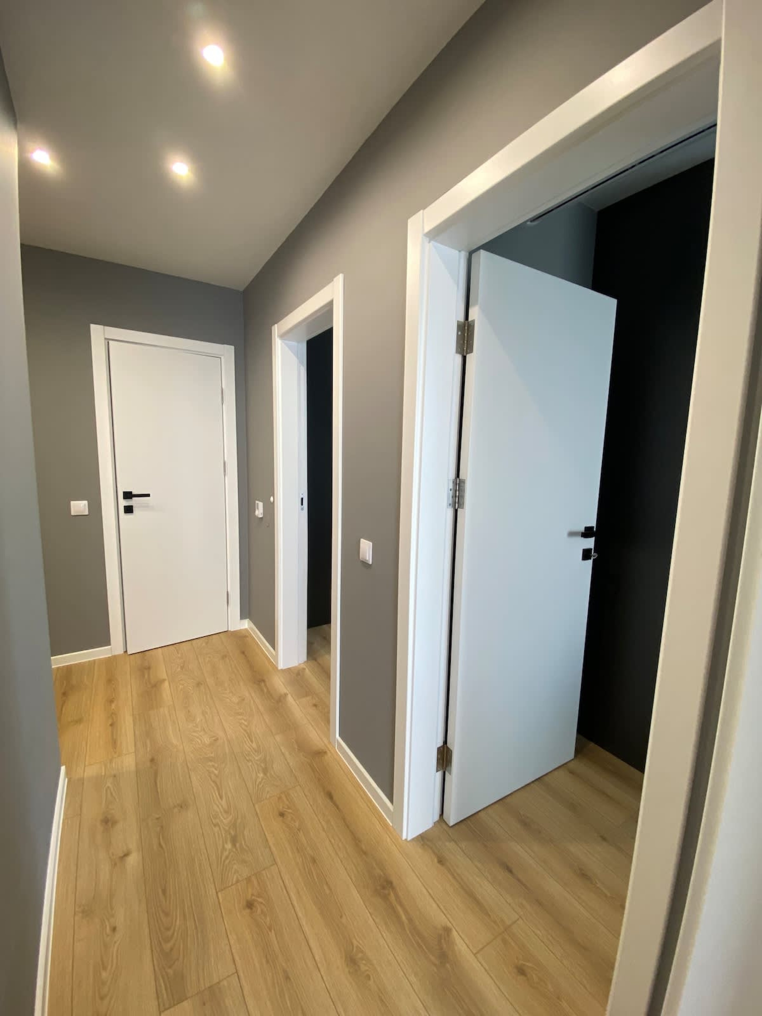 Scoutaround White Logo