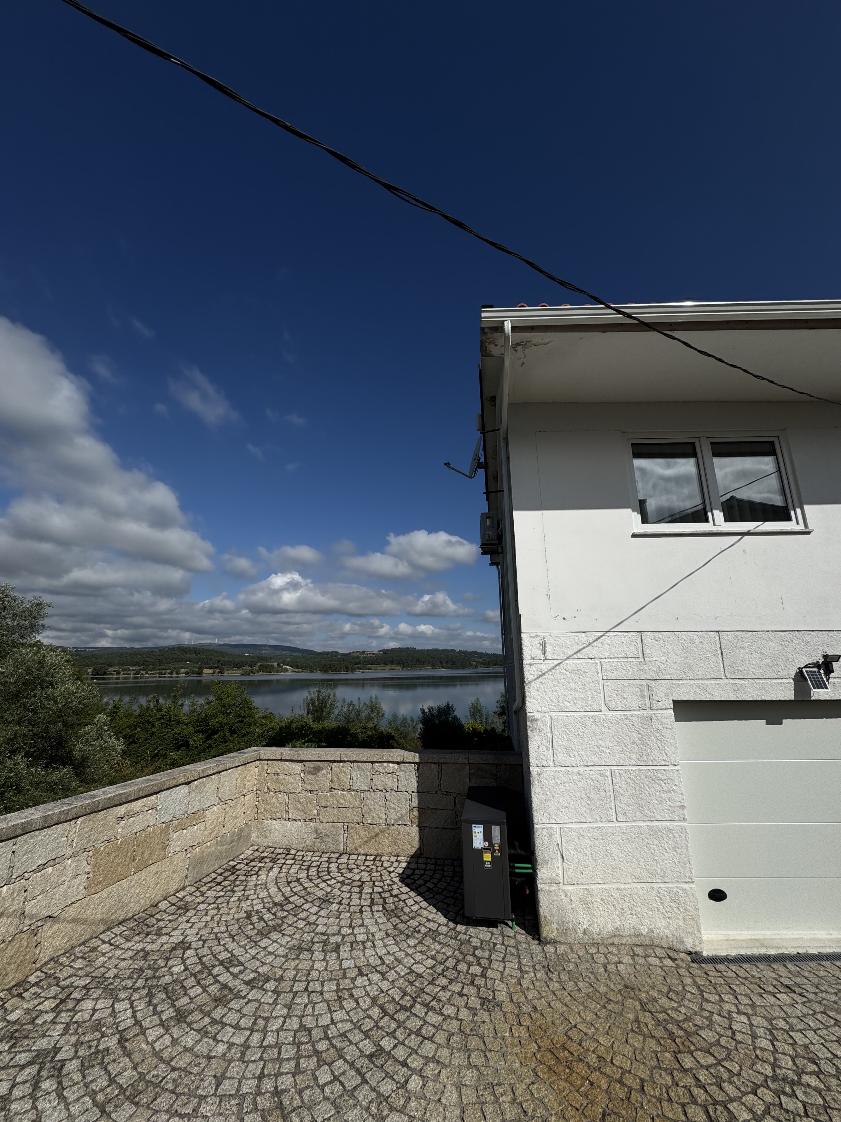 Scoutaround White Logo