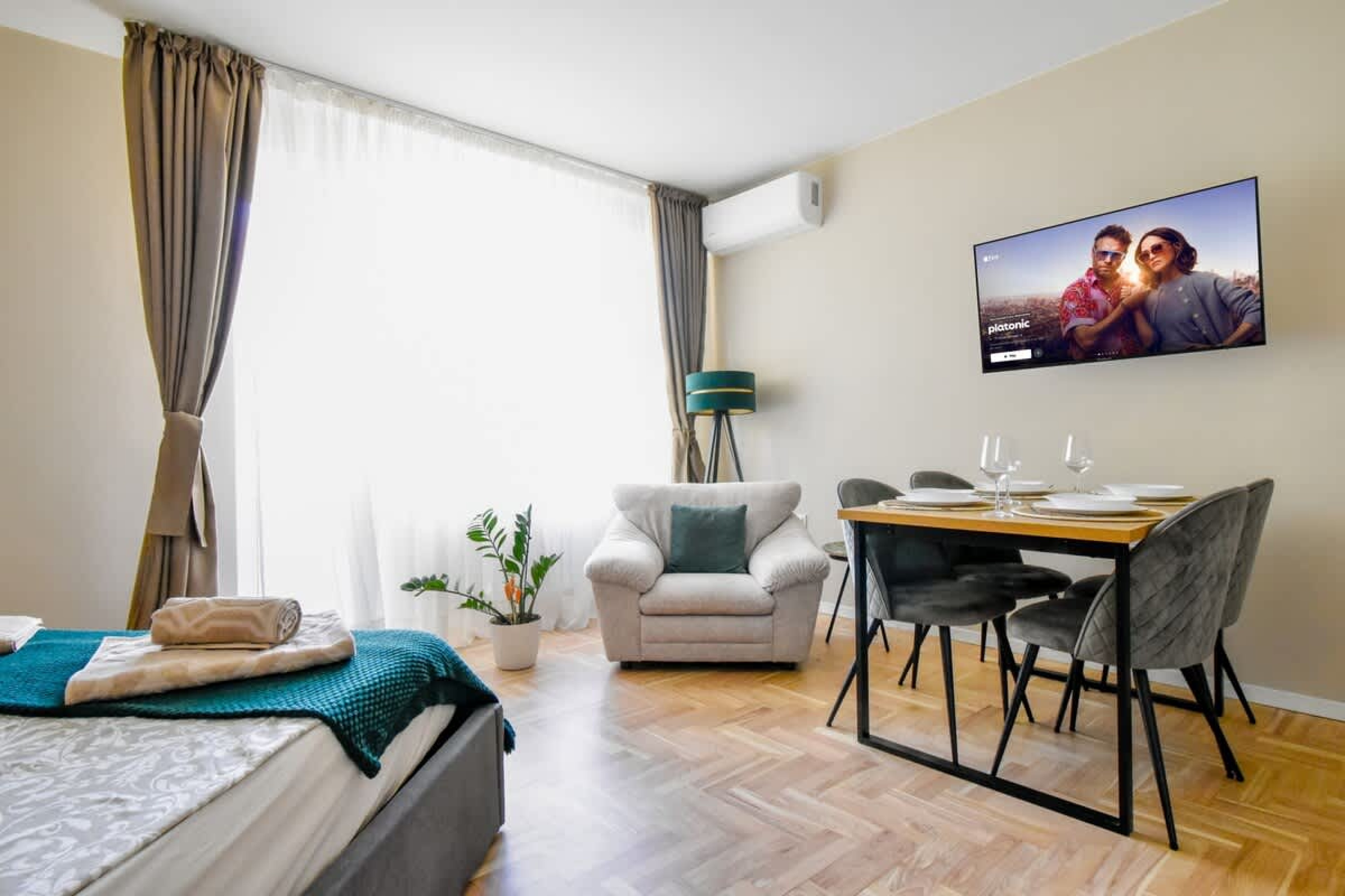 Scoutaround White Logo