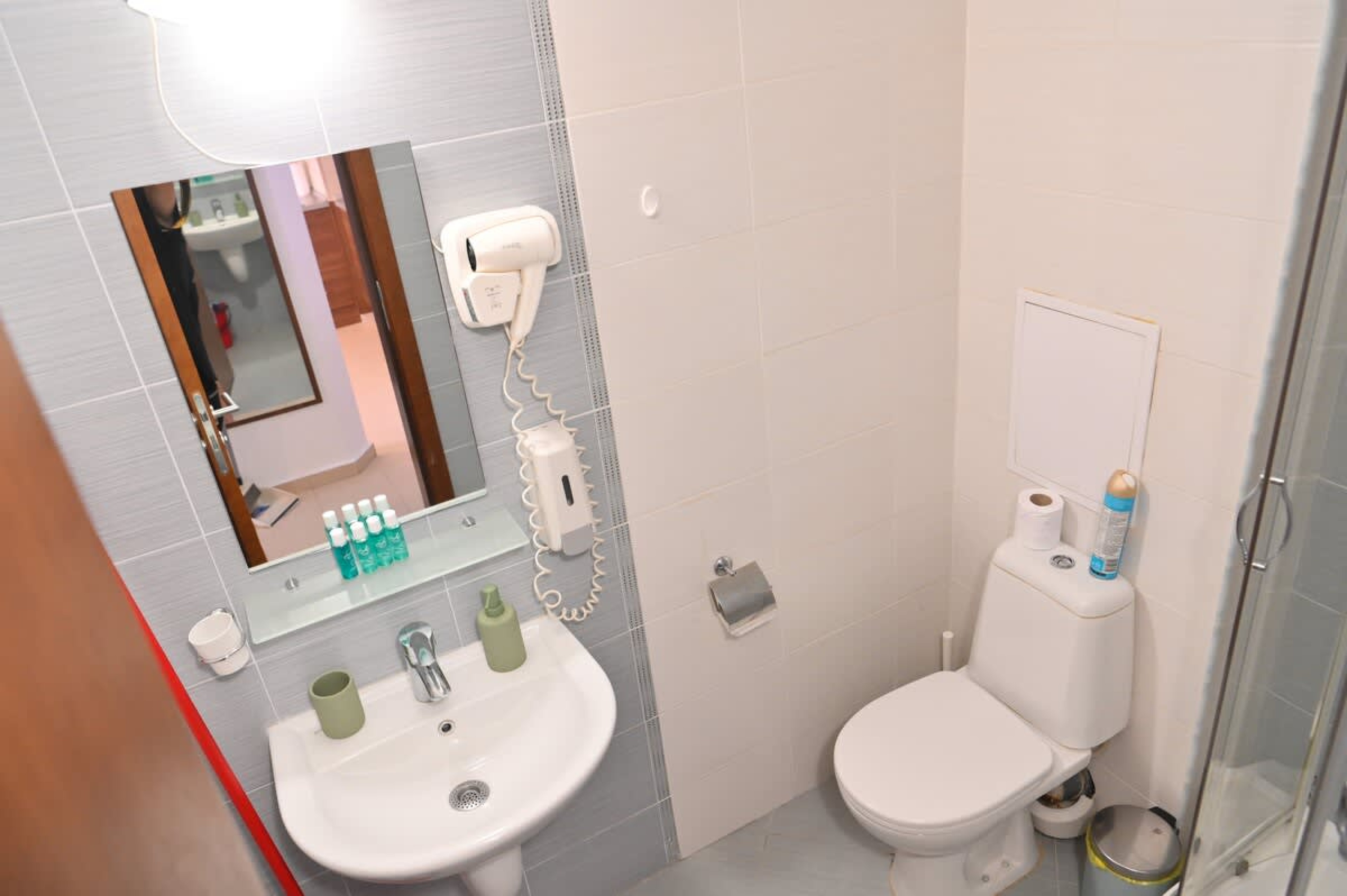 Scoutaround White Logo