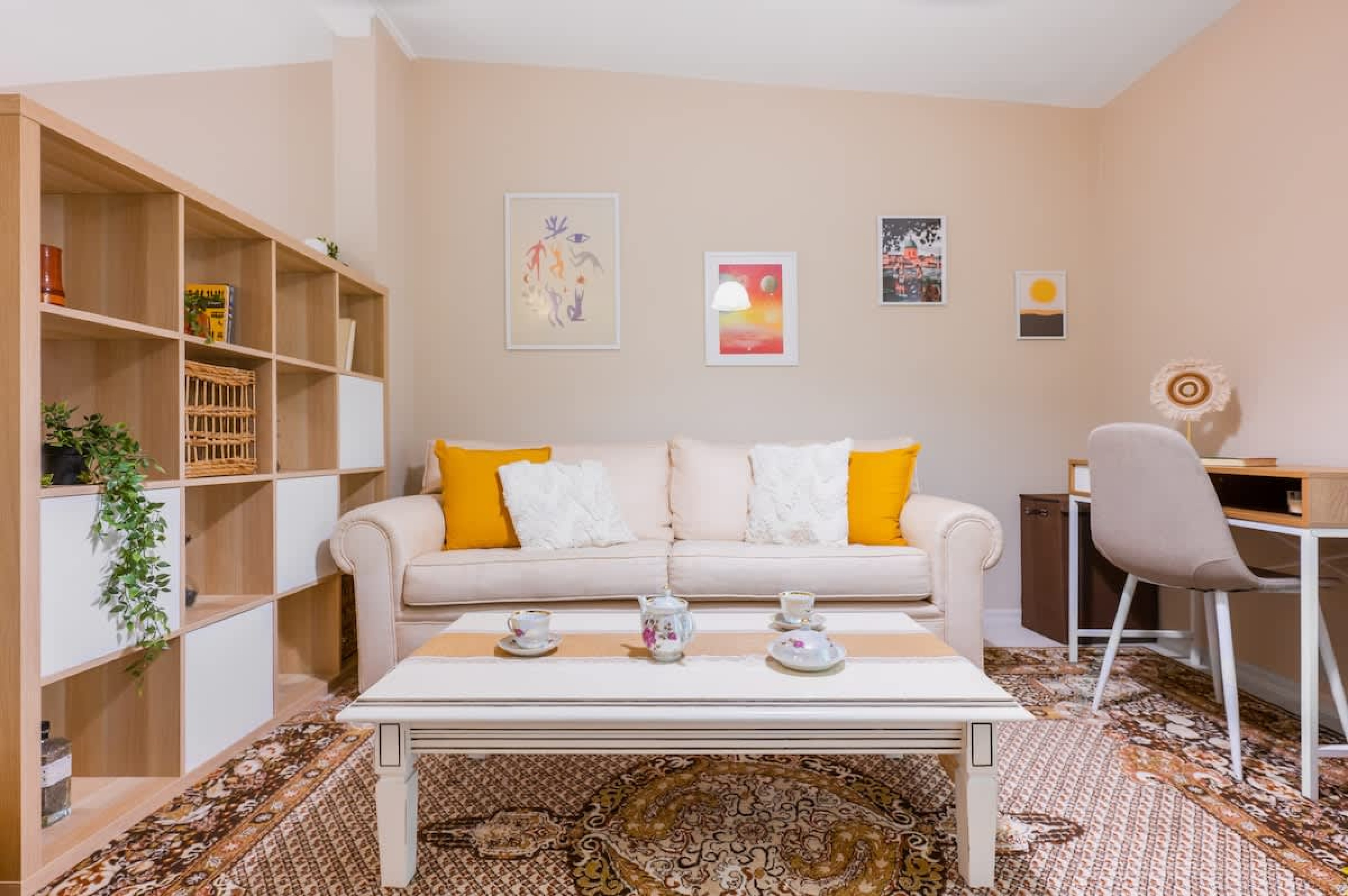 Scoutaround White Logo