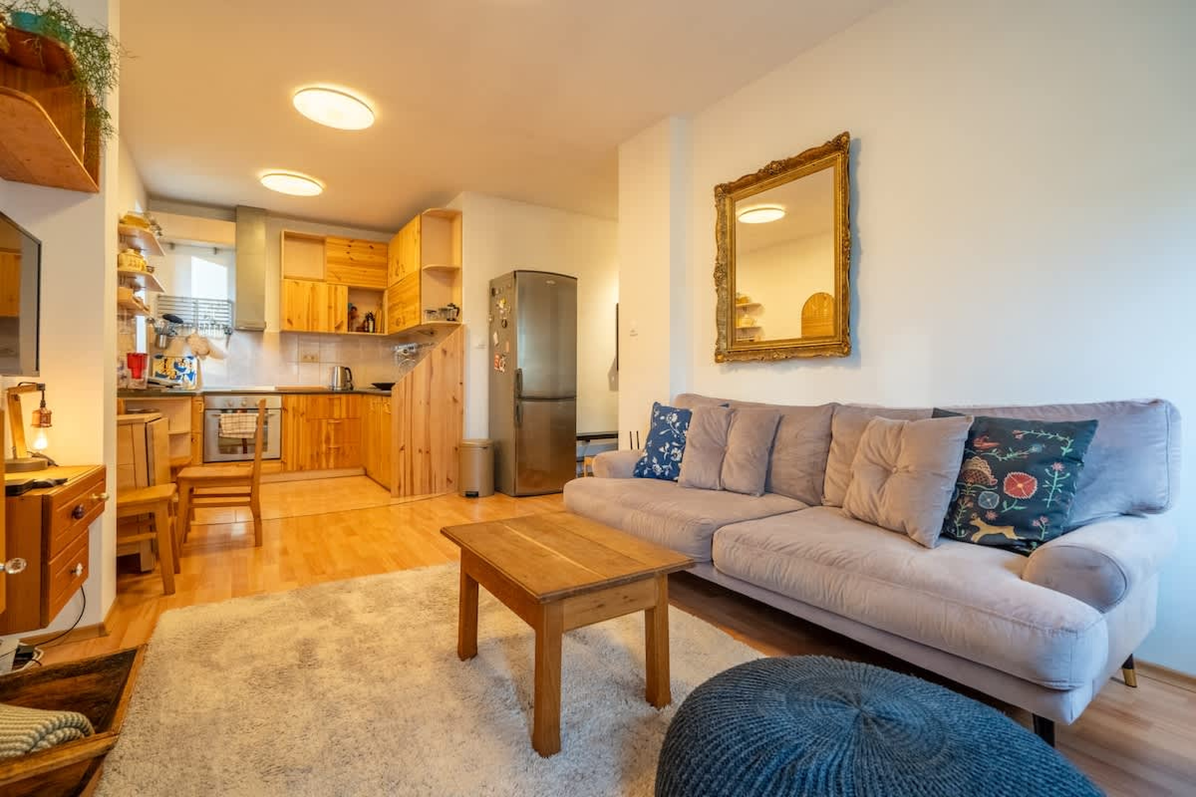 Scoutaround White Logo