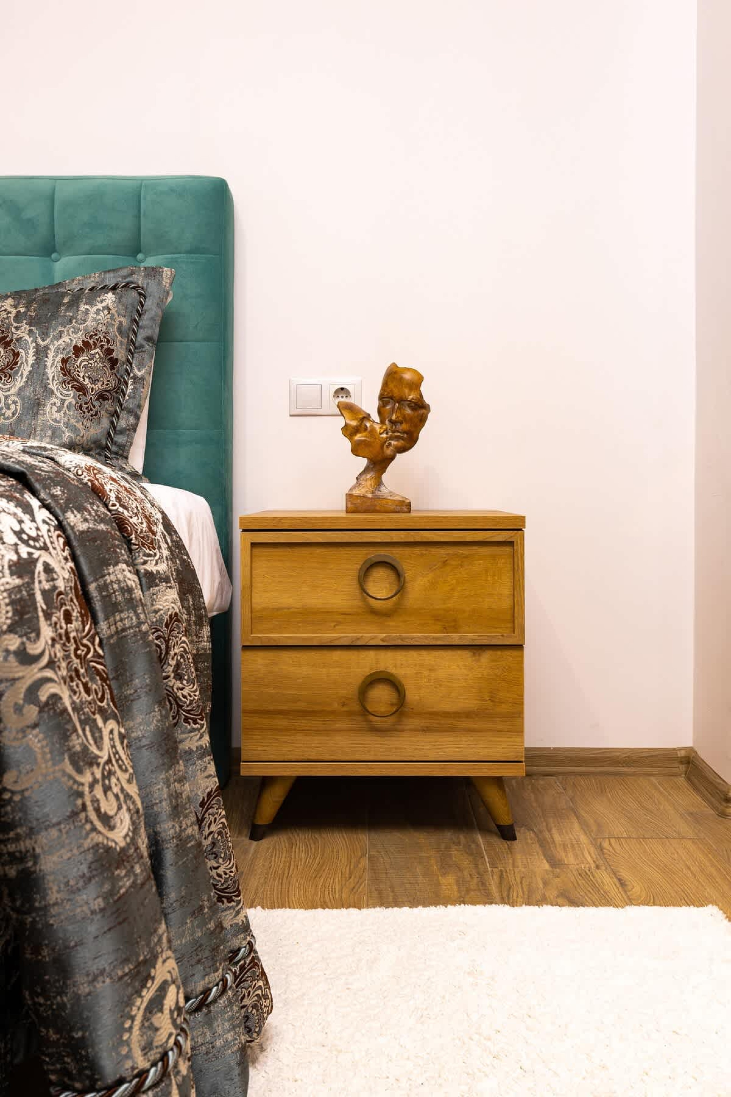 Scoutaround White Logo