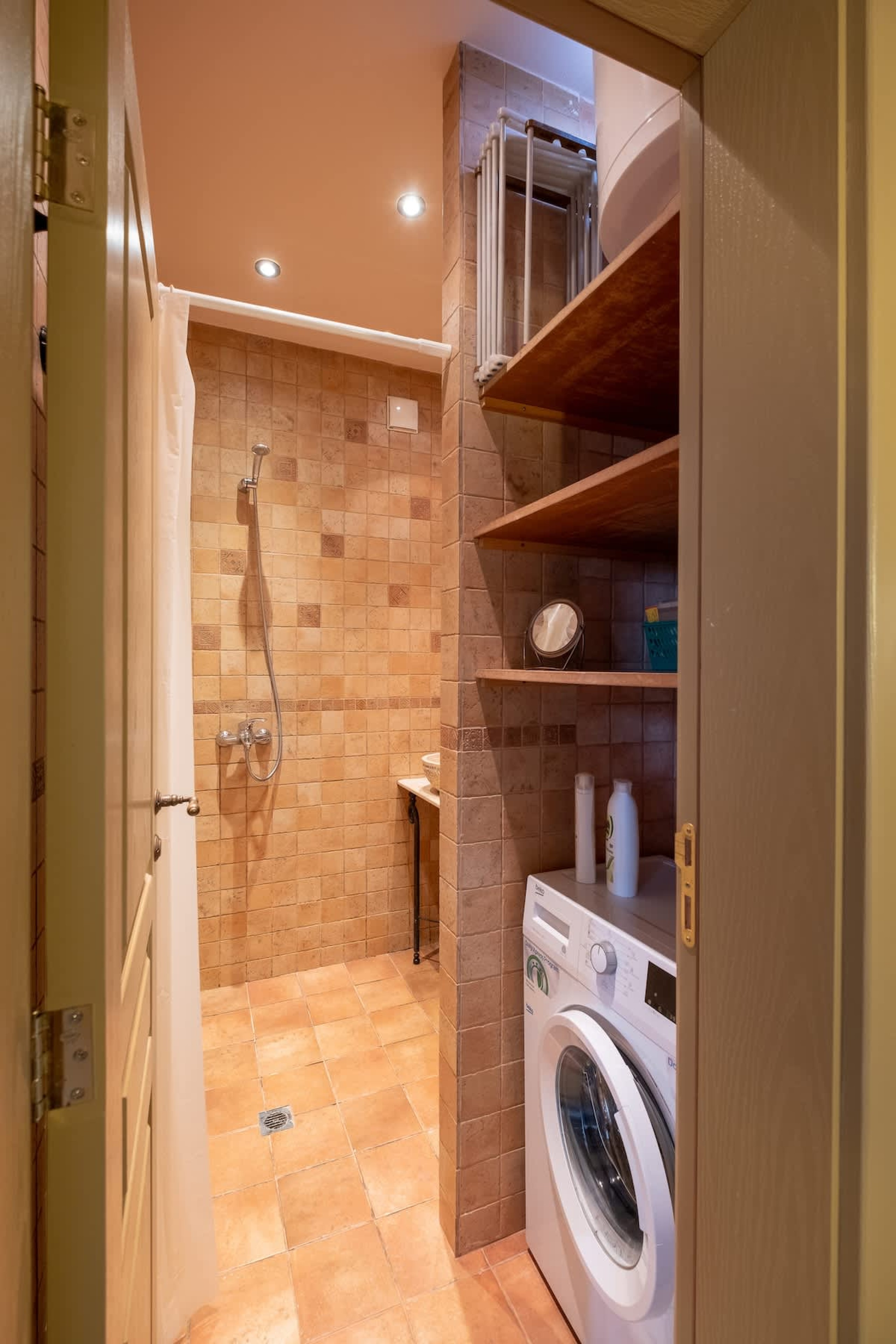 Scoutaround White Logo