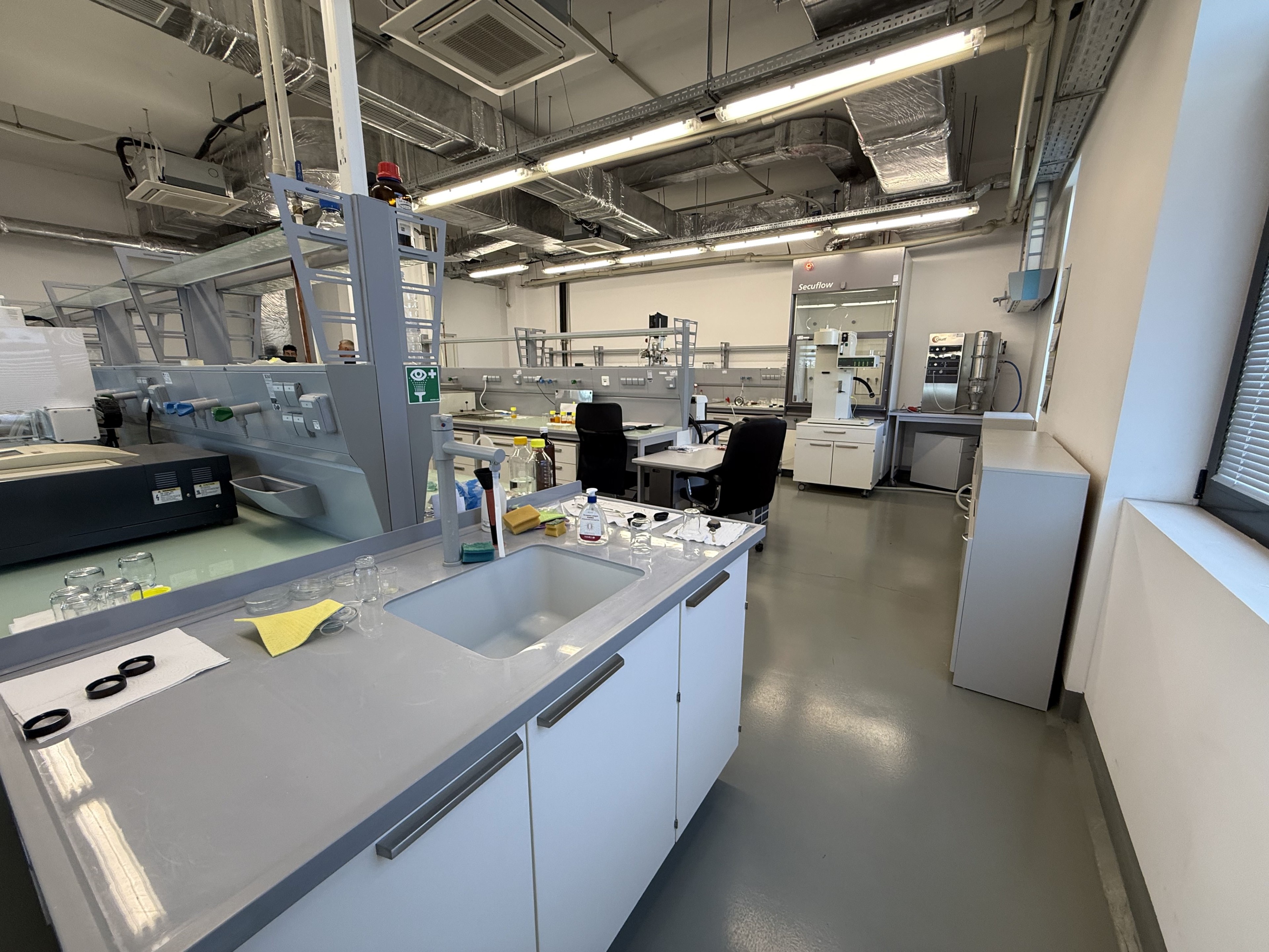 Scoutaround White Logo