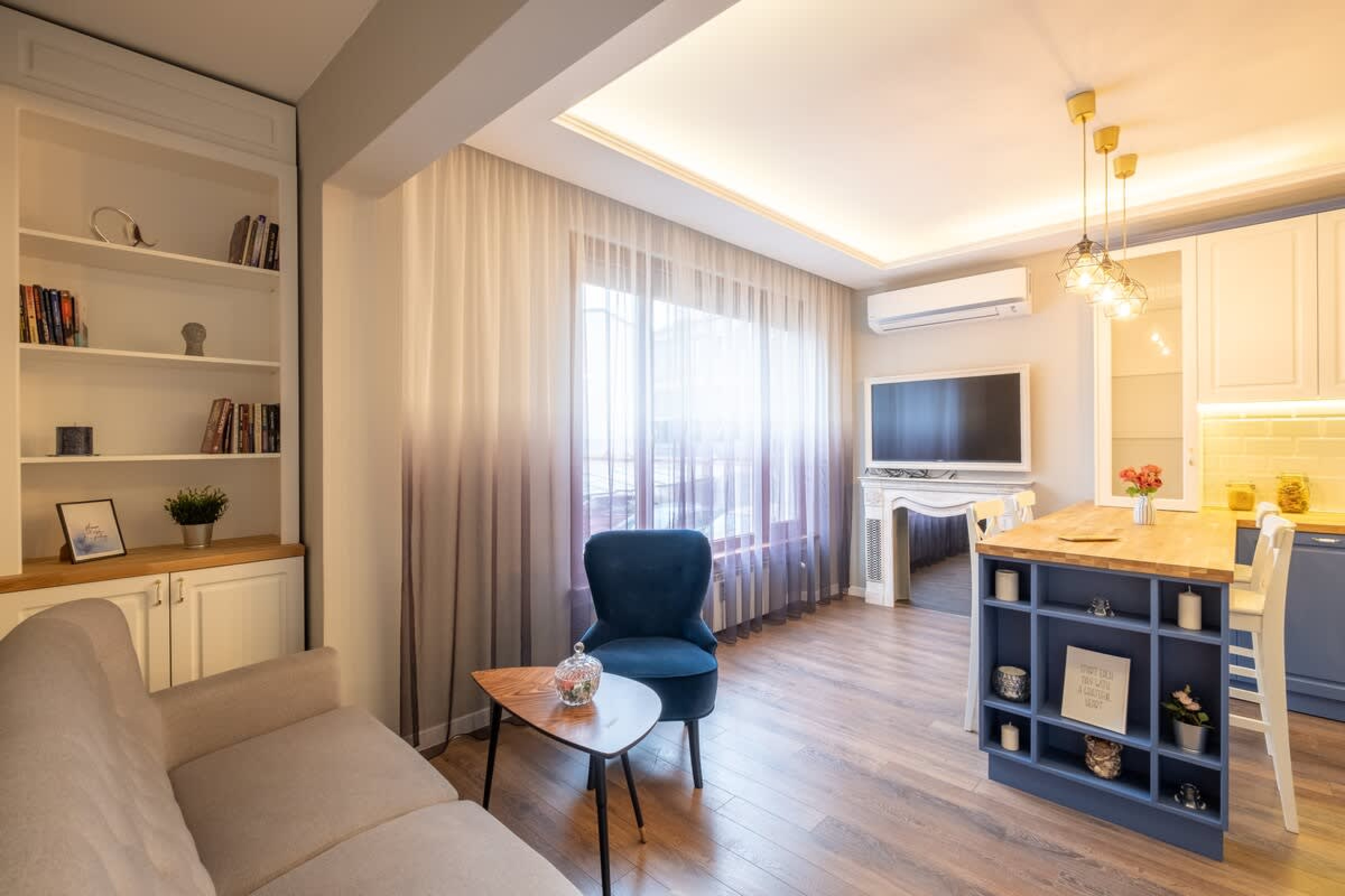 Scoutaround White Logo