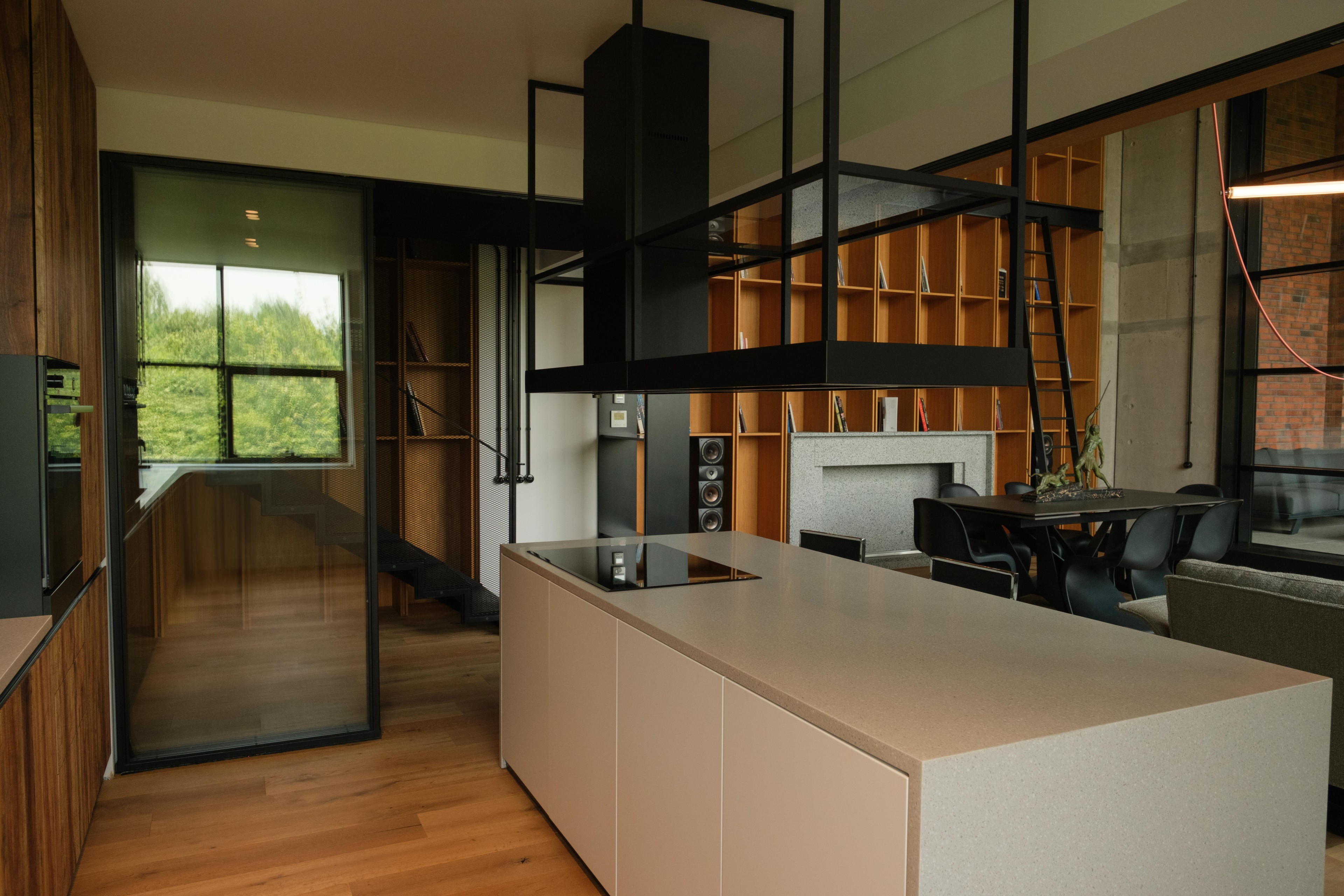 Scoutaround White Logo