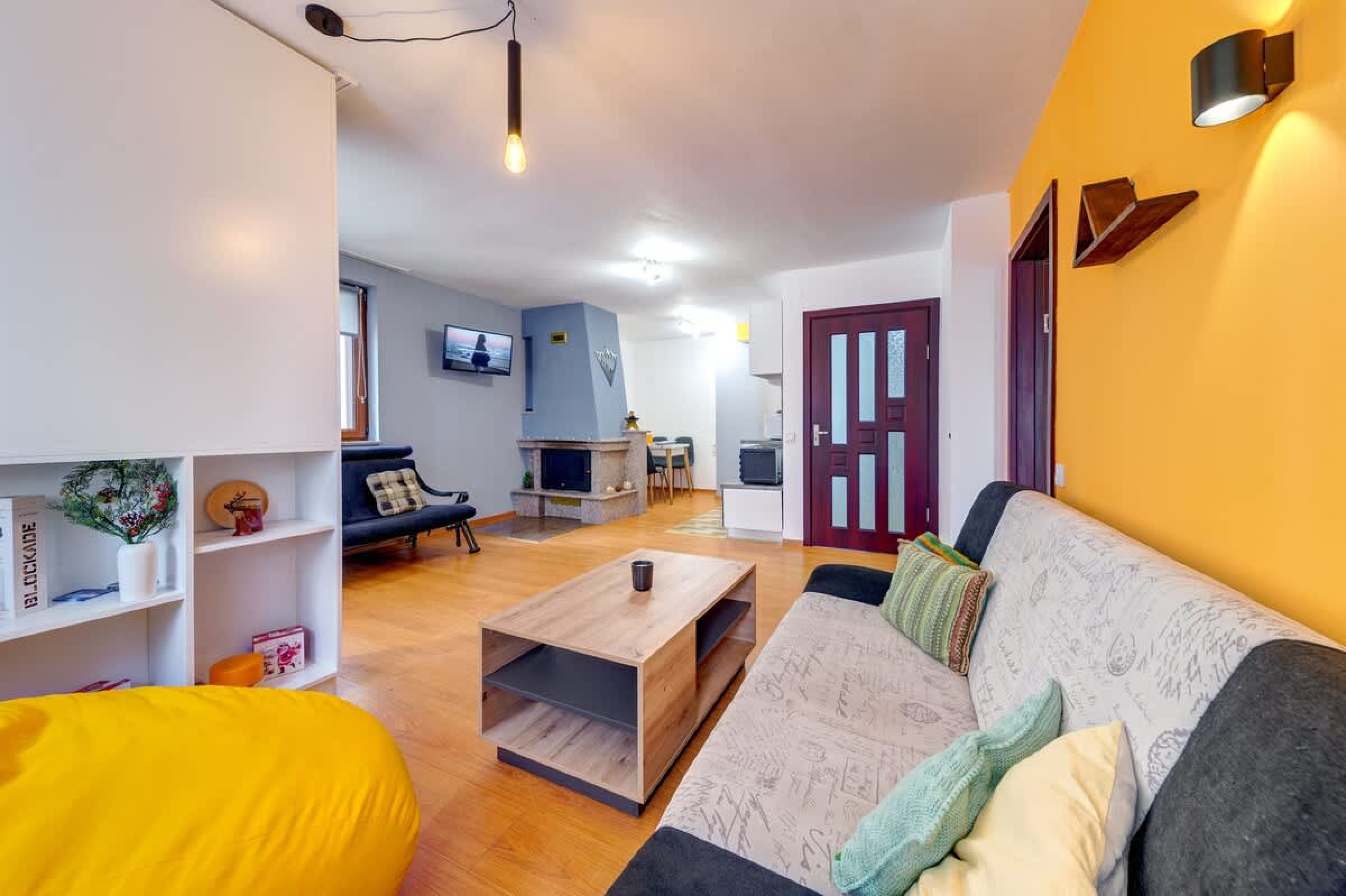 Scoutaround White Logo