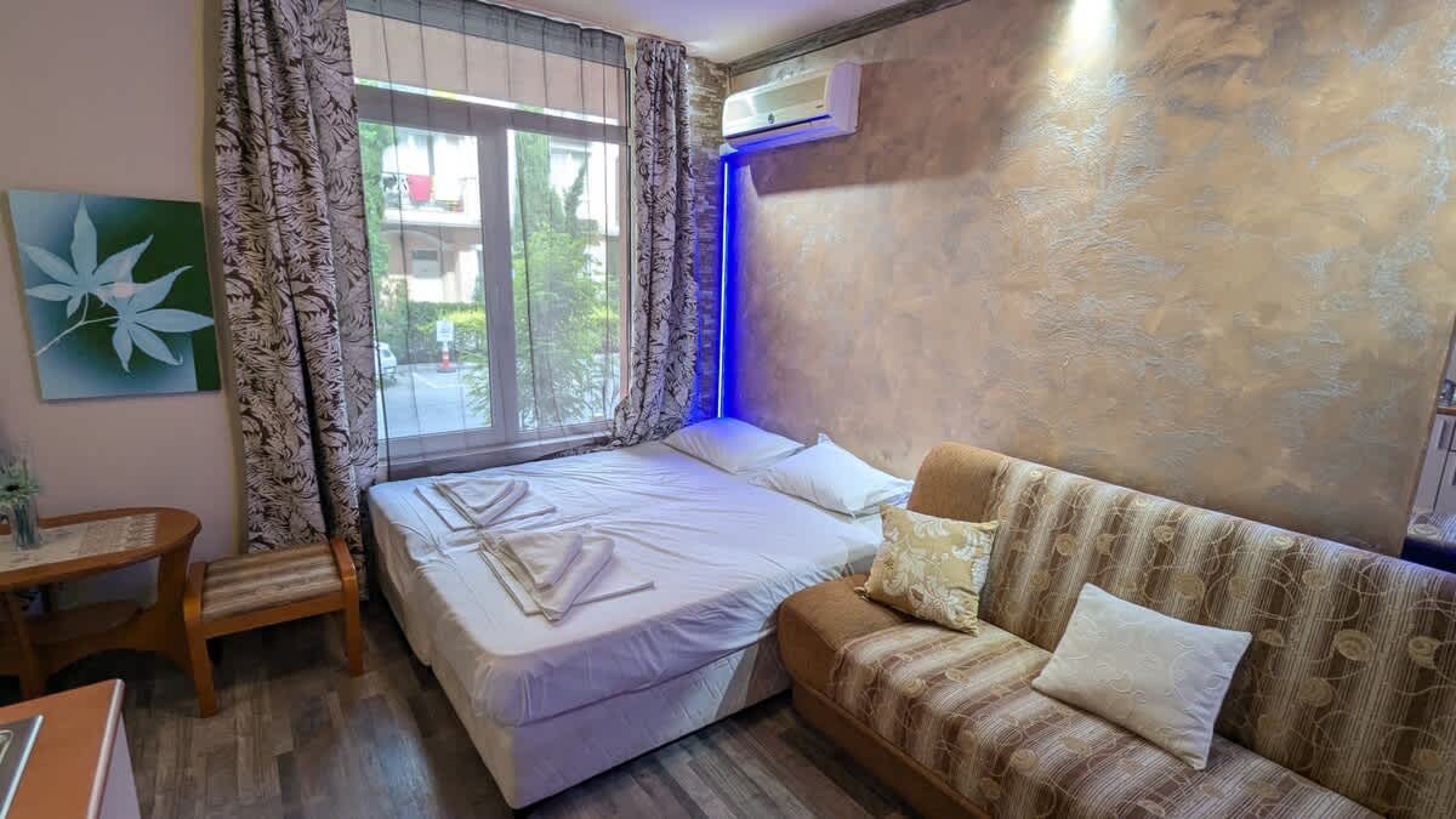 Scoutaround White Logo